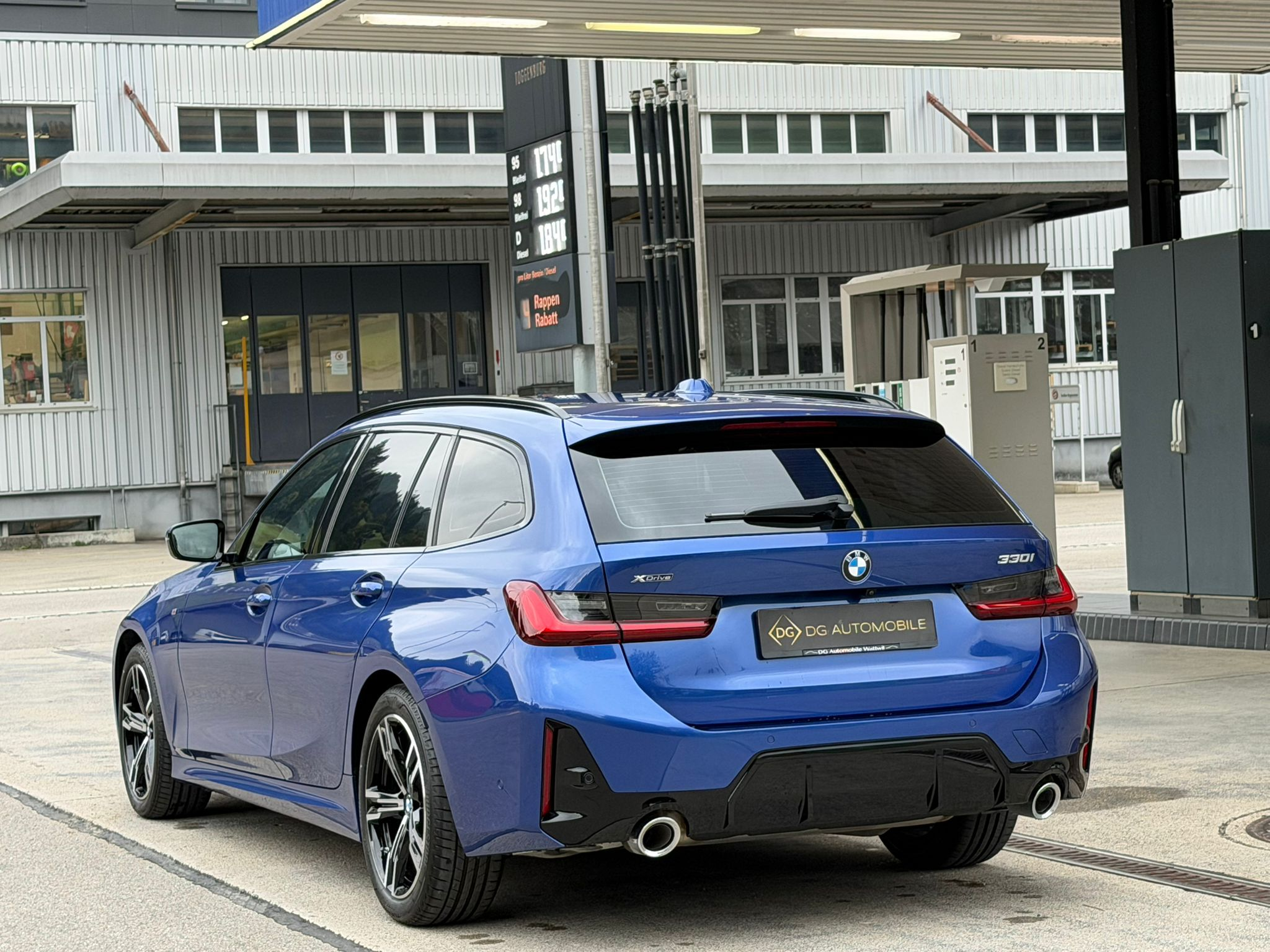 listing desktop thumbnail image 4