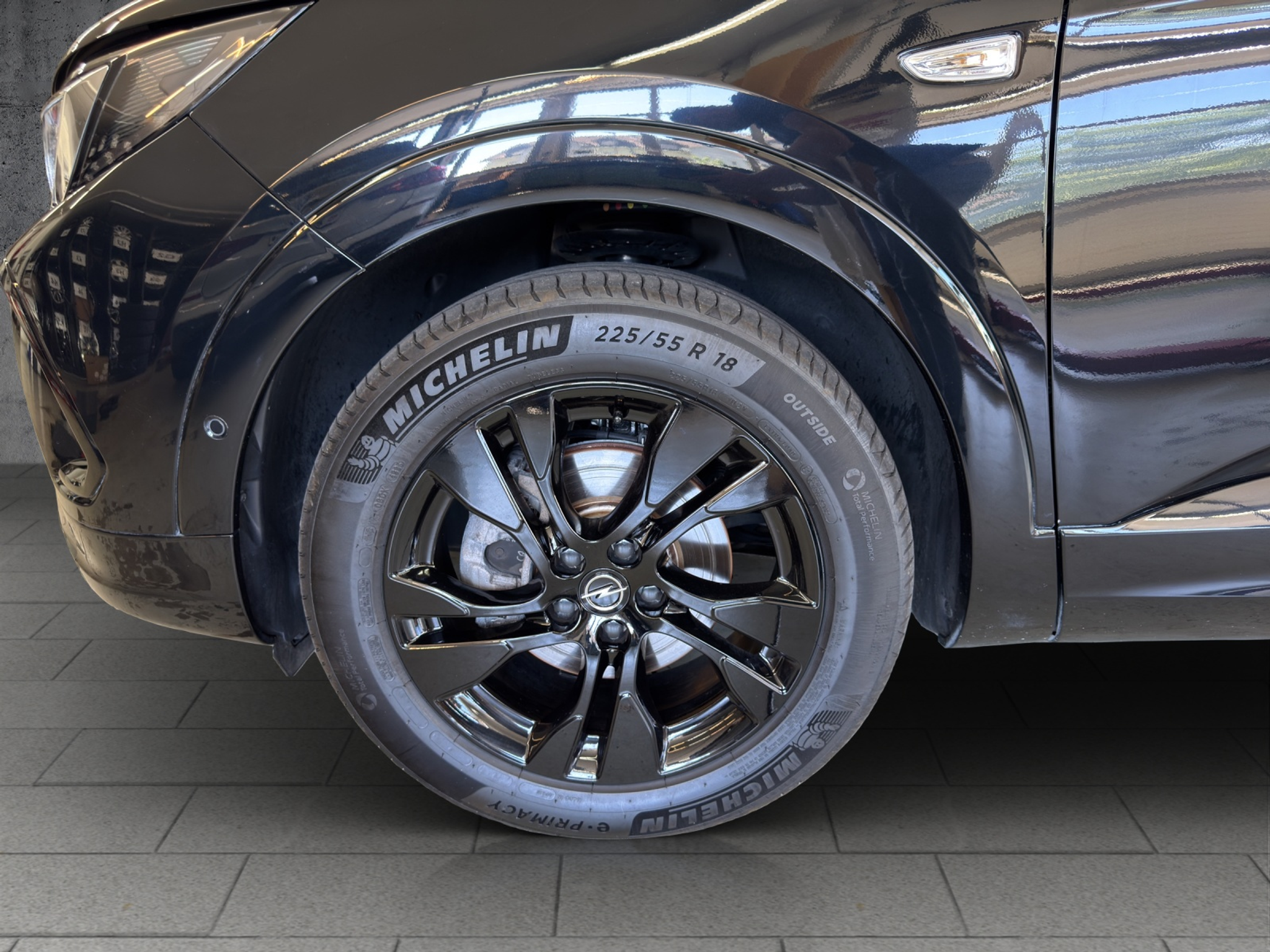 listing desktop thumbnail image 26