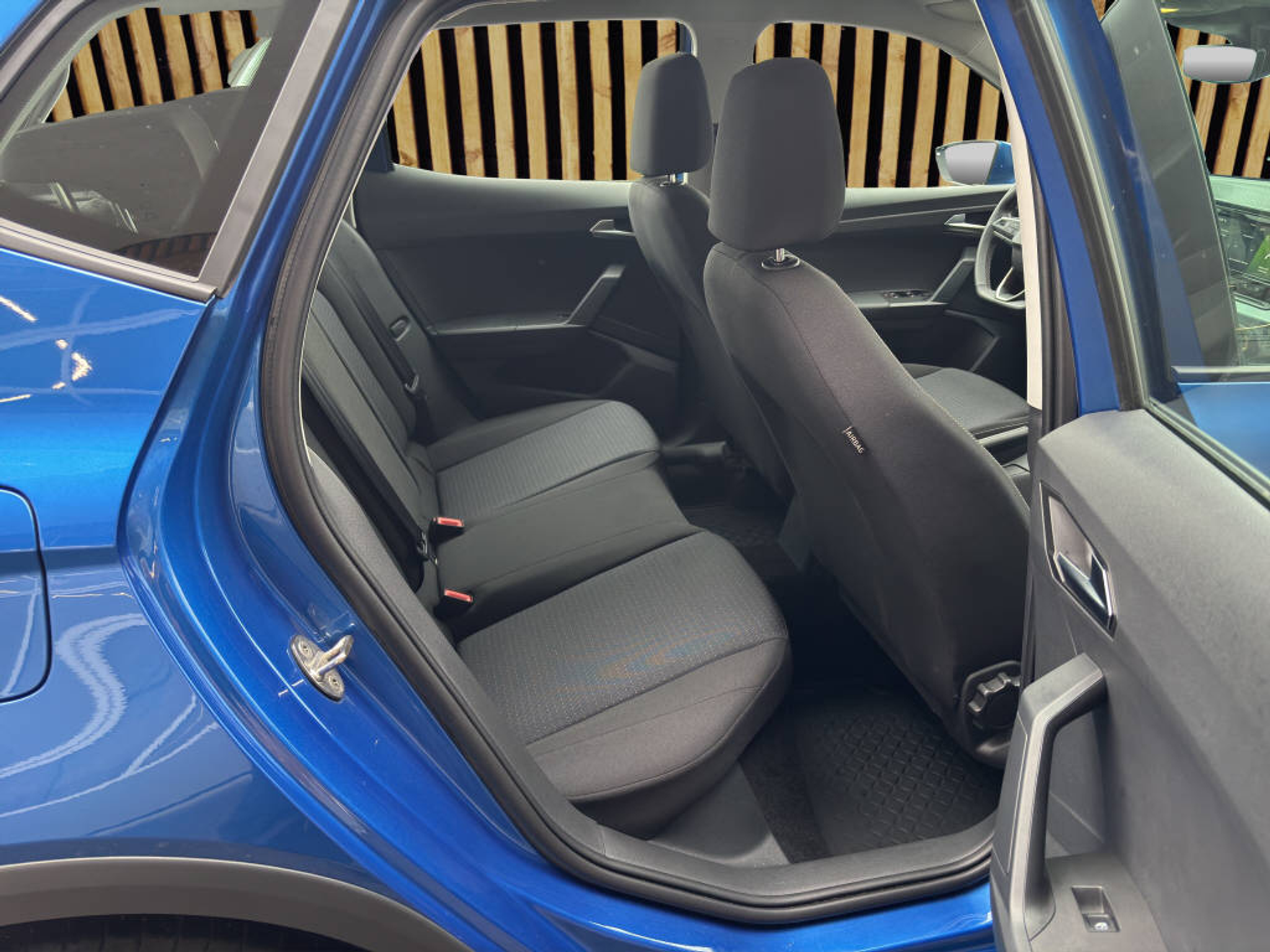 listing desktop thumbnail image 5