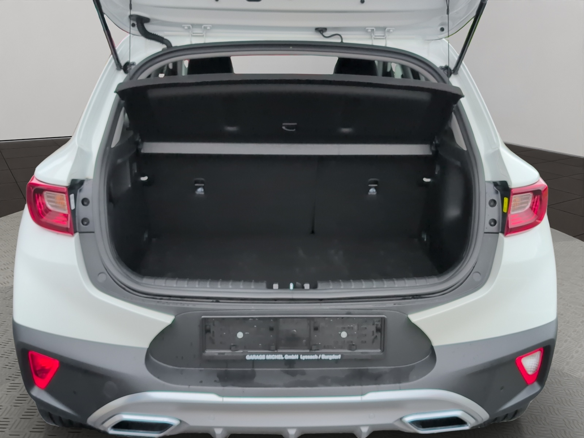 listing desktop thumbnail image 15