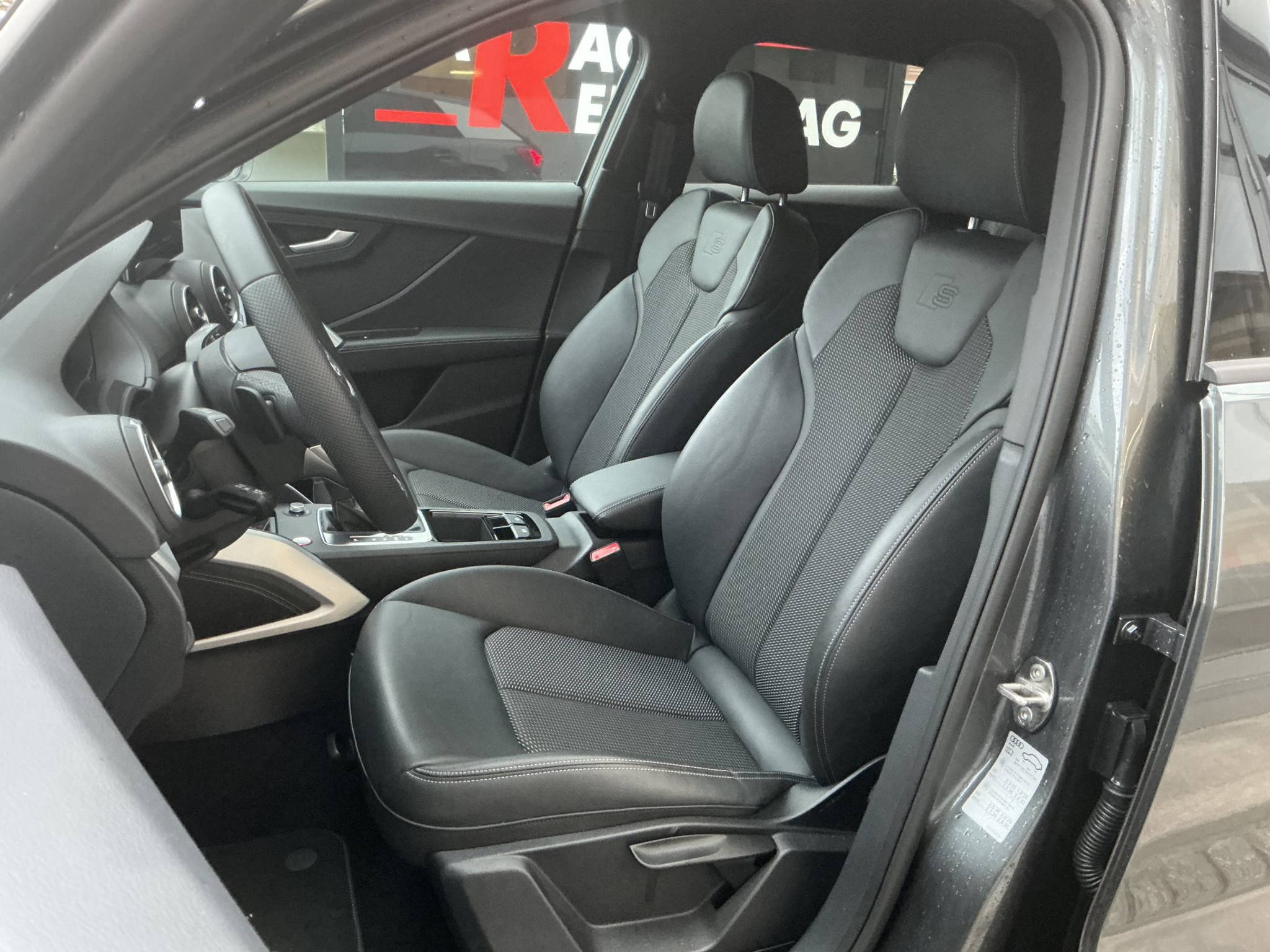 listing desktop thumbnail image 7