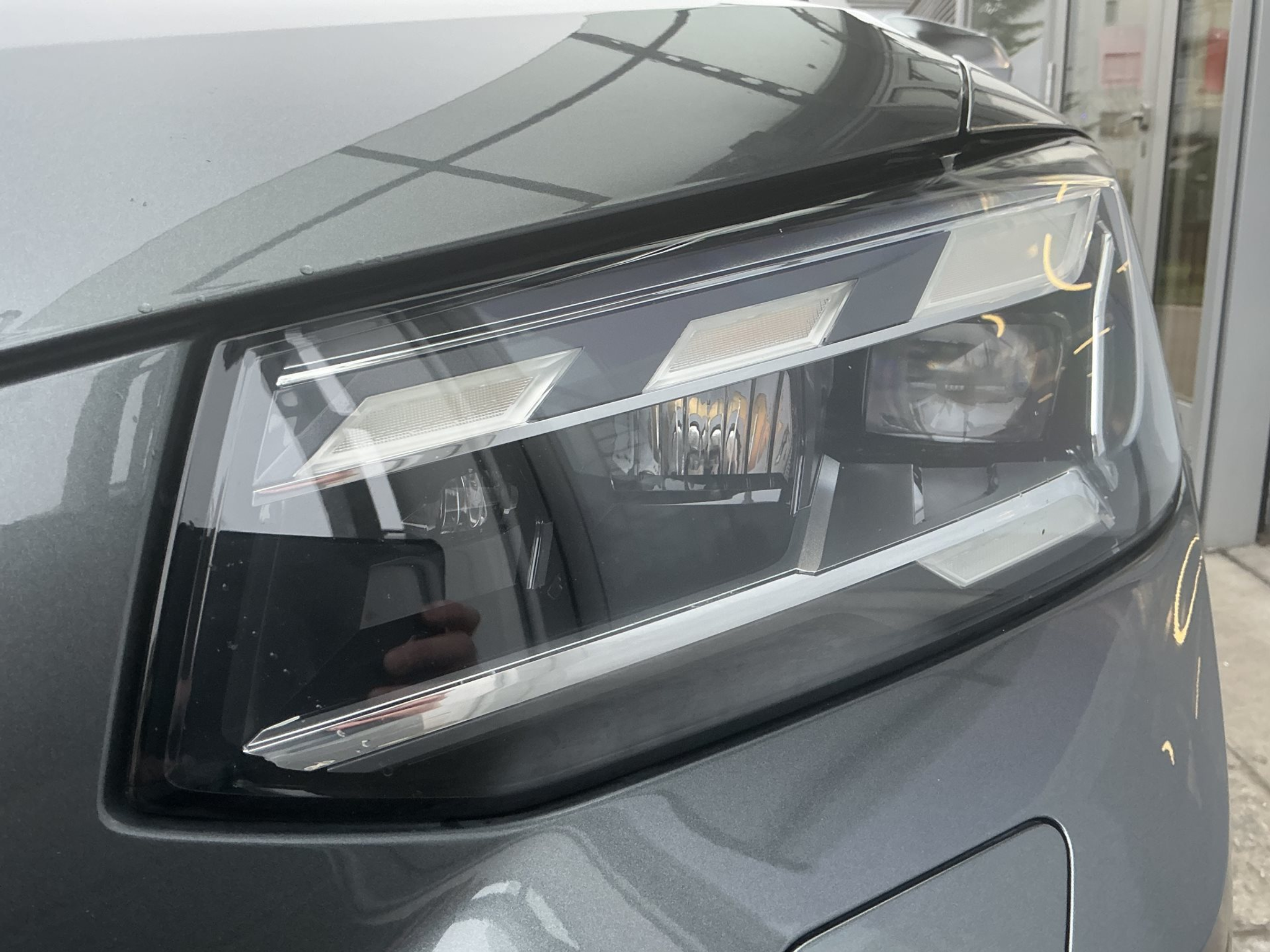 listing desktop thumbnail image 6