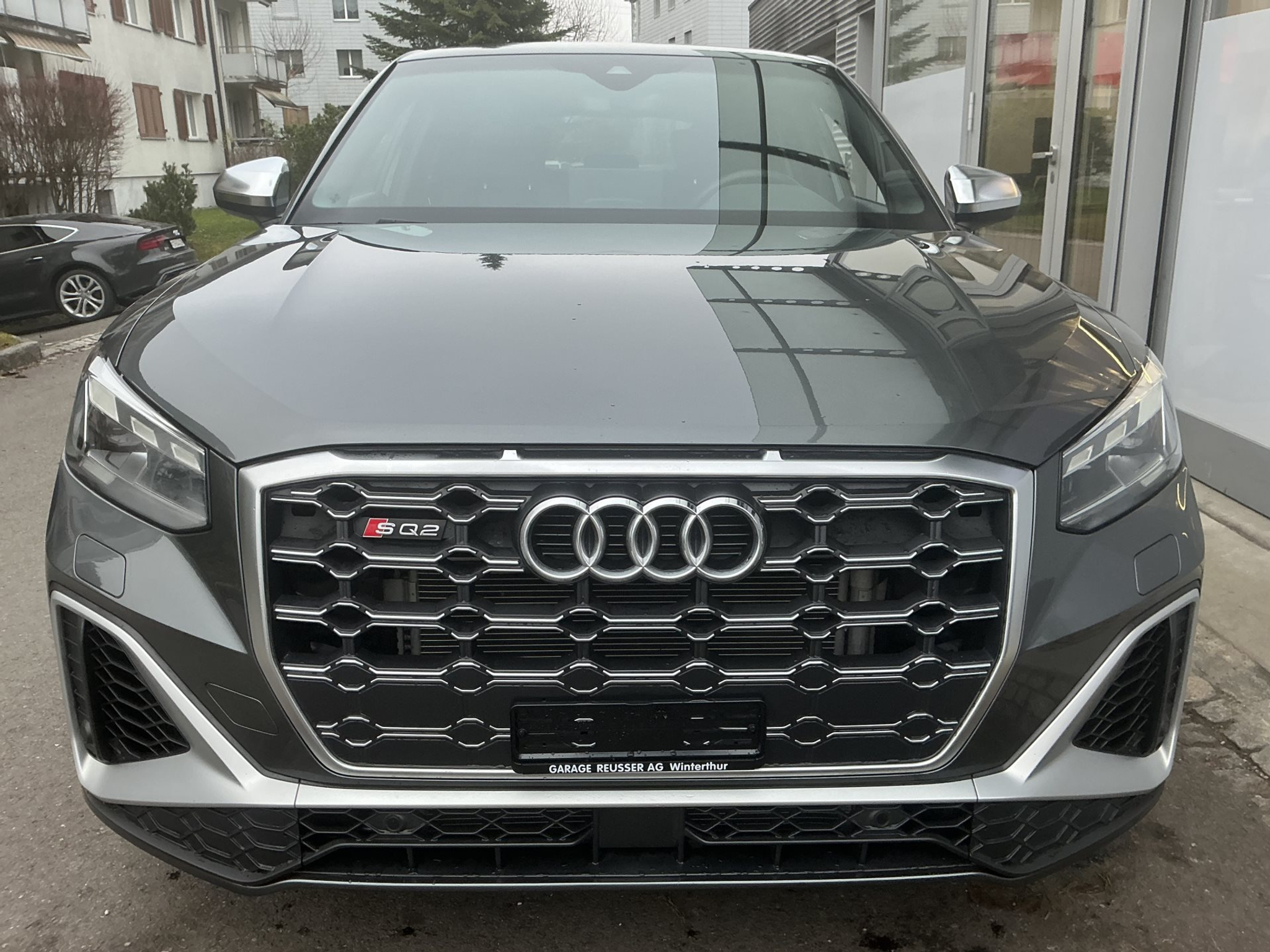 listing desktop thumbnail image 1