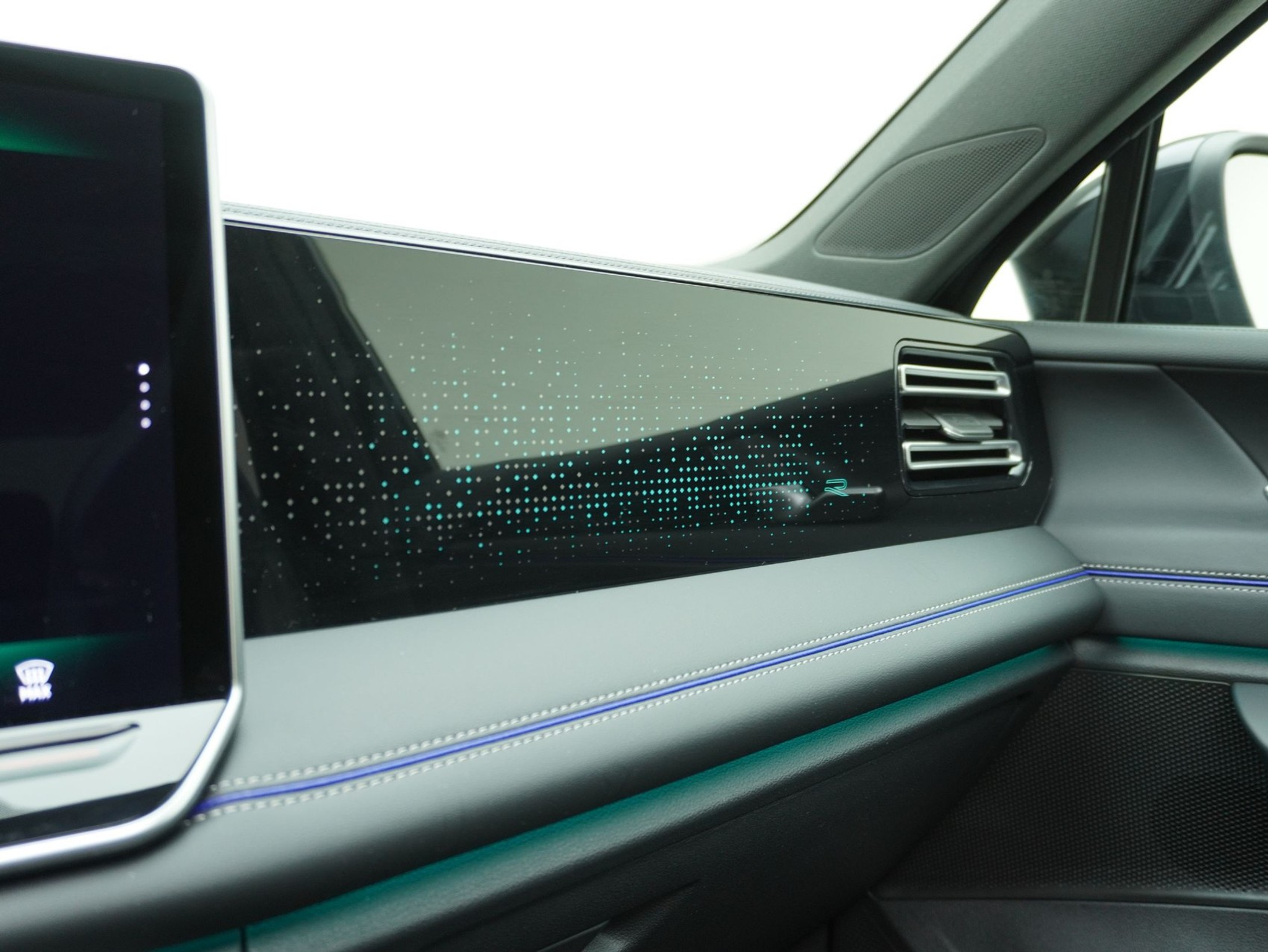 listing desktop thumbnail image 15