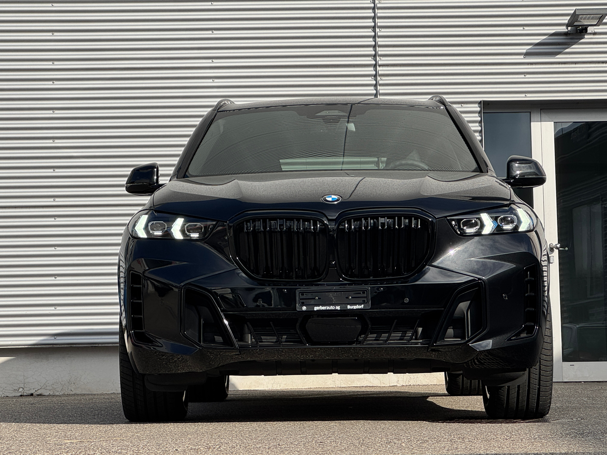 listing desktop thumbnail image 7