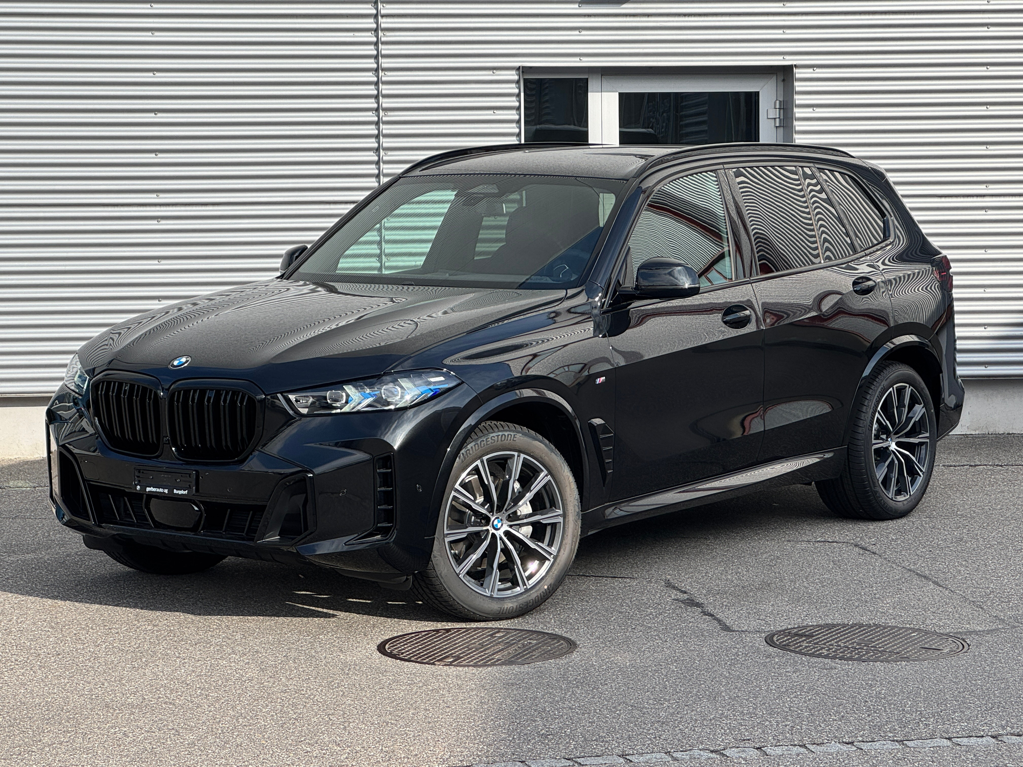 listing desktop thumbnail image 6