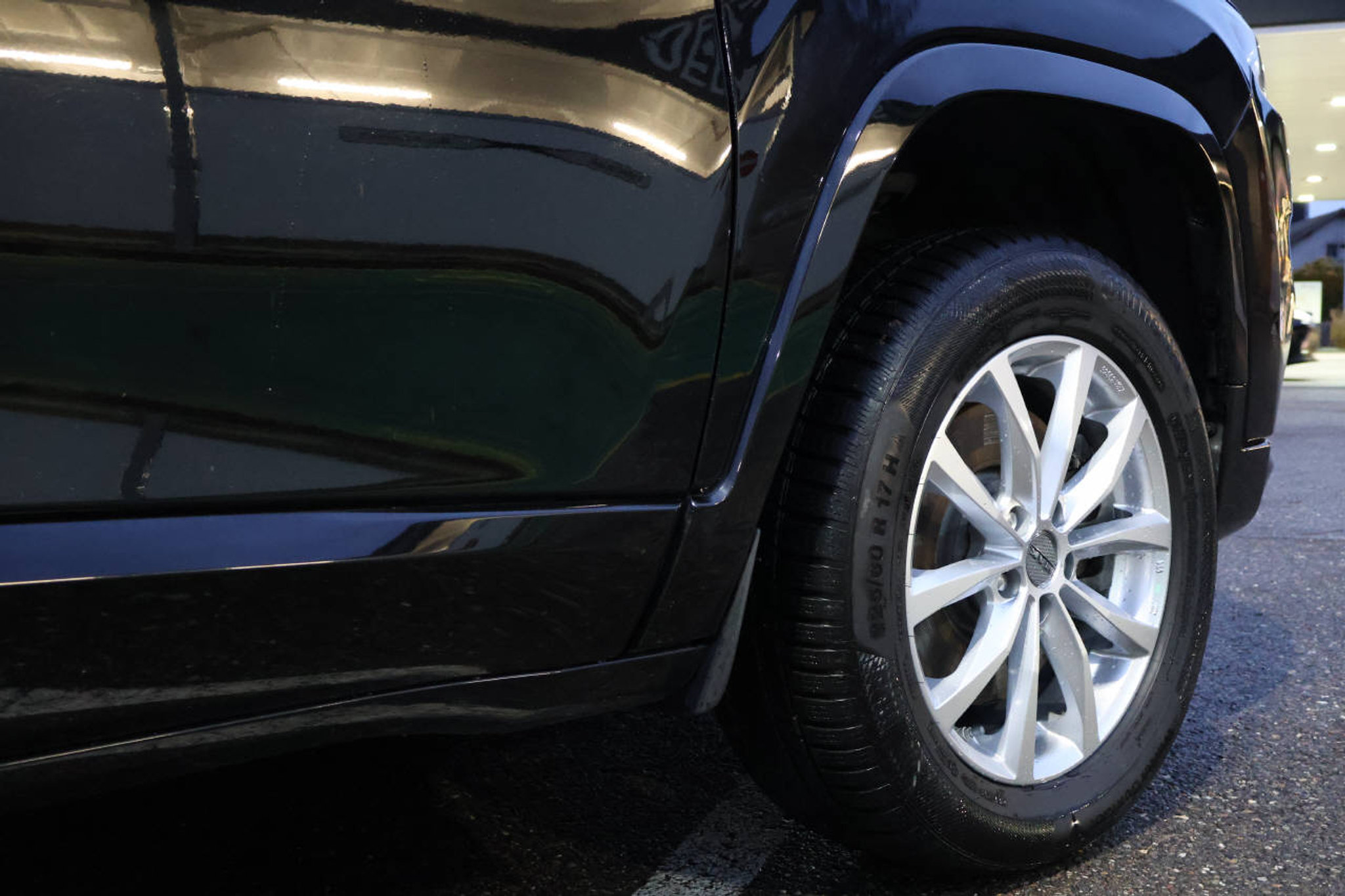 listing desktop thumbnail image 8