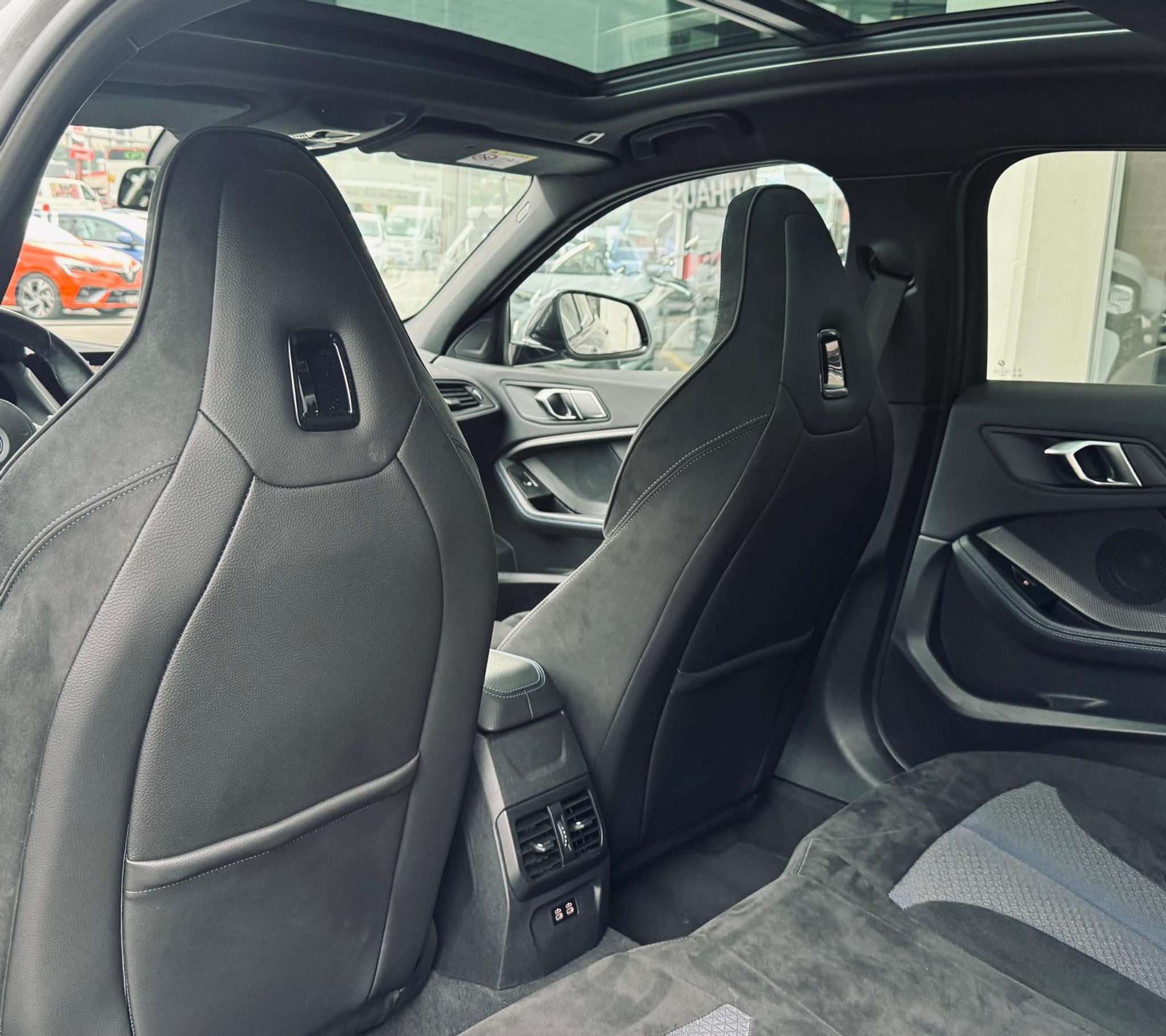 listing desktop thumbnail image 9