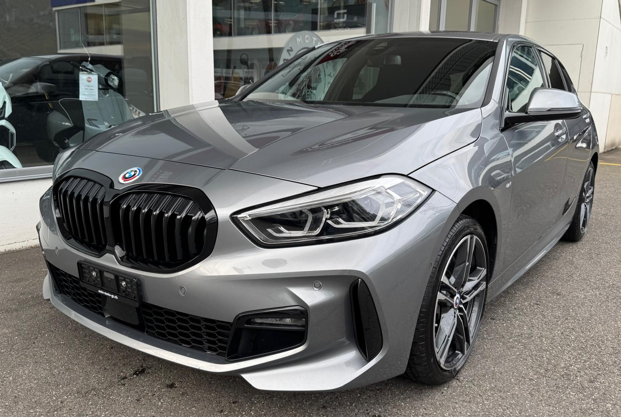 listing desktop thumbnail image 5