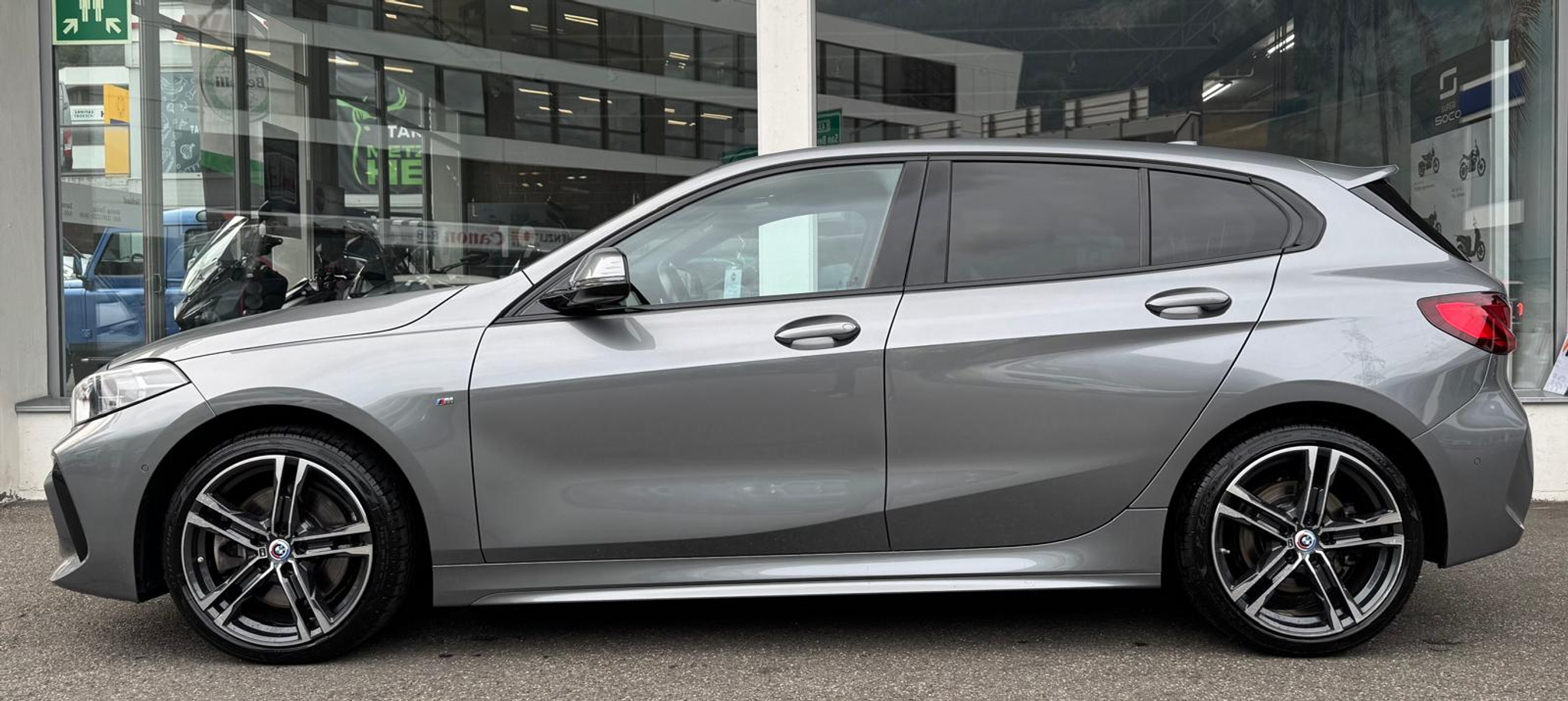 listing desktop thumbnail image 2