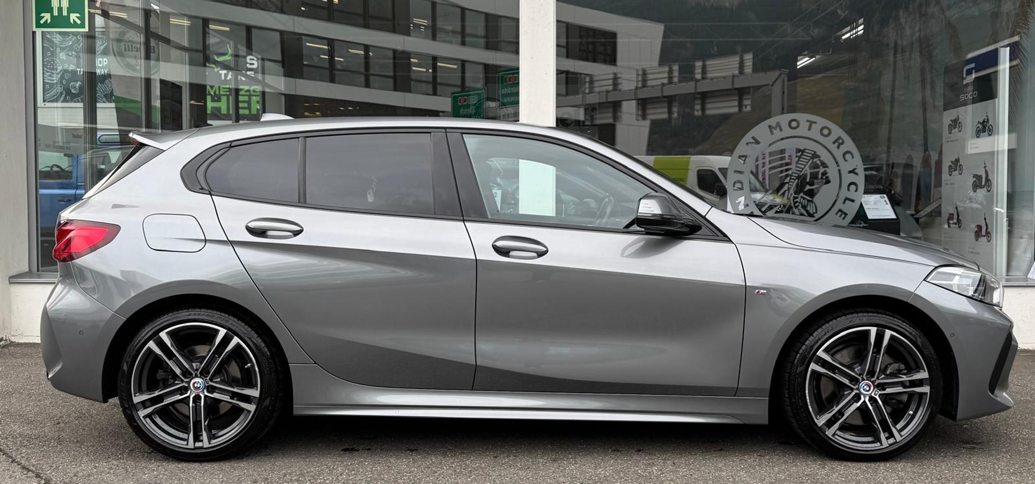 listing desktop thumbnail image 1