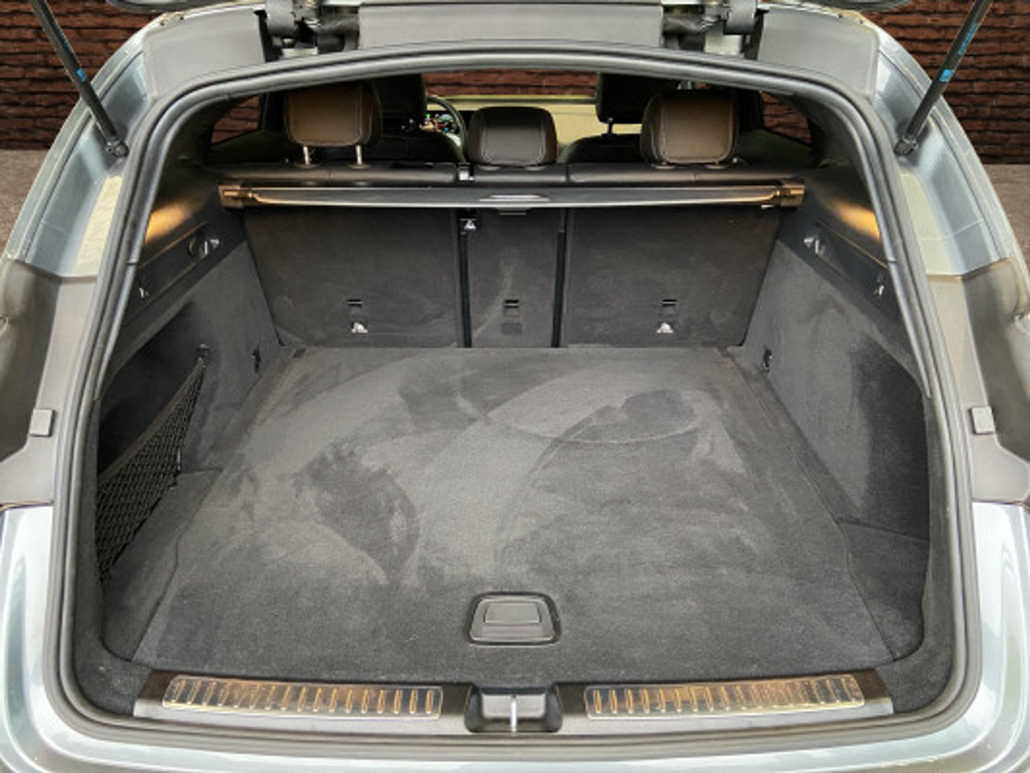 listing desktop thumbnail image 7