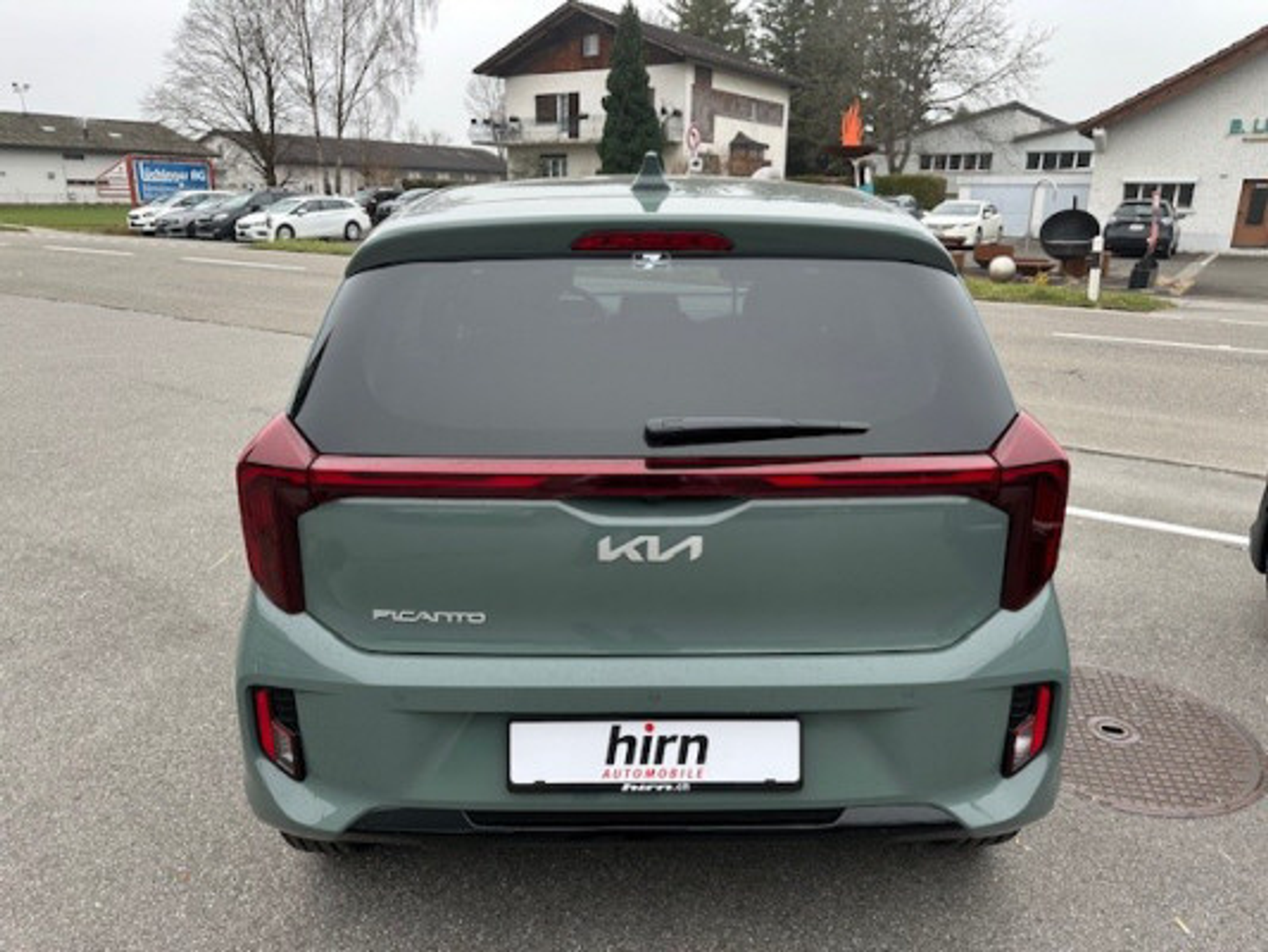 listing desktop thumbnail image 3