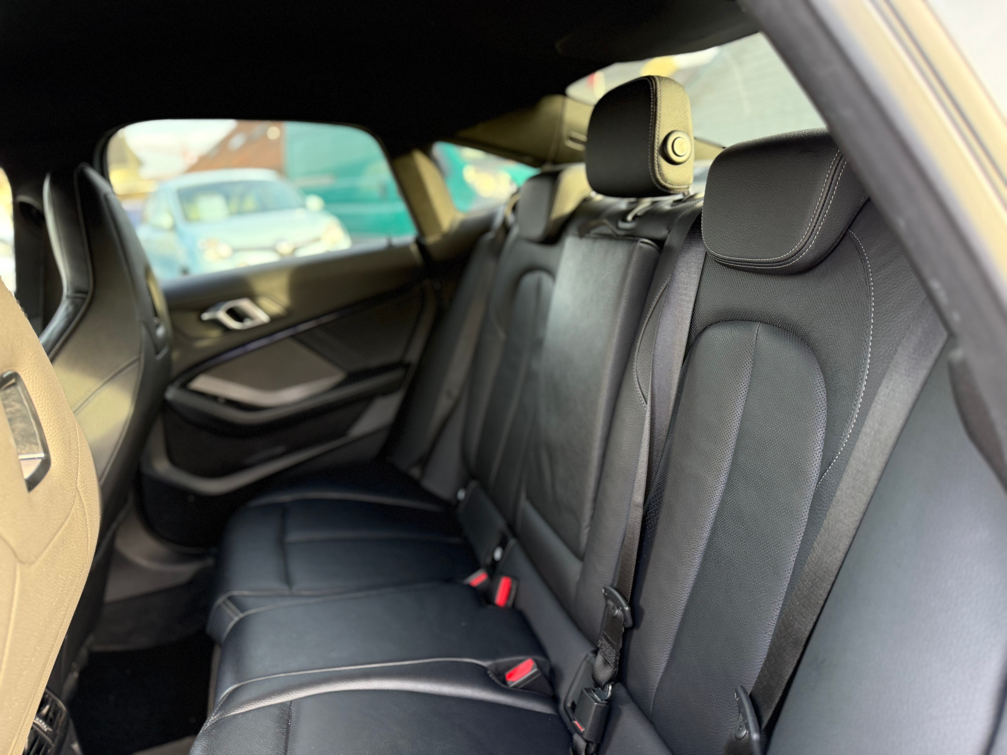 listing desktop thumbnail image 10