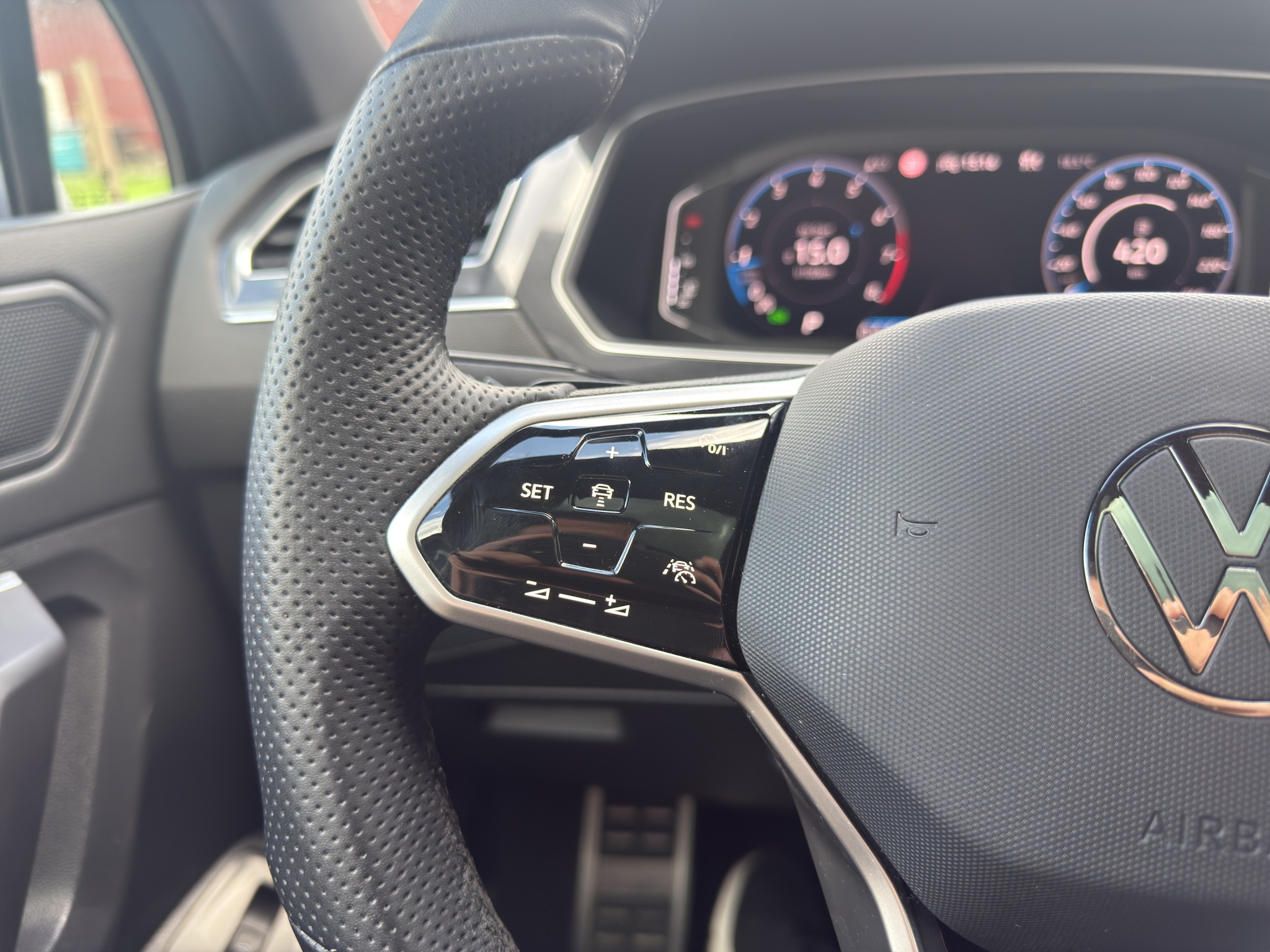 listing desktop thumbnail image 22