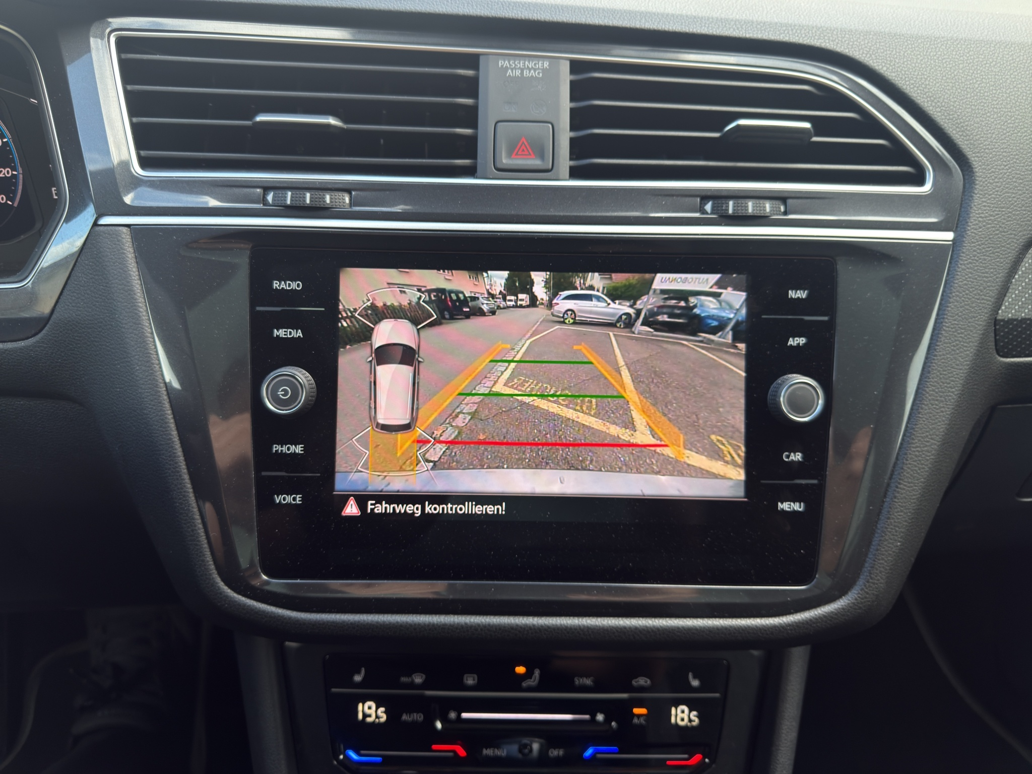 listing desktop thumbnail image 24