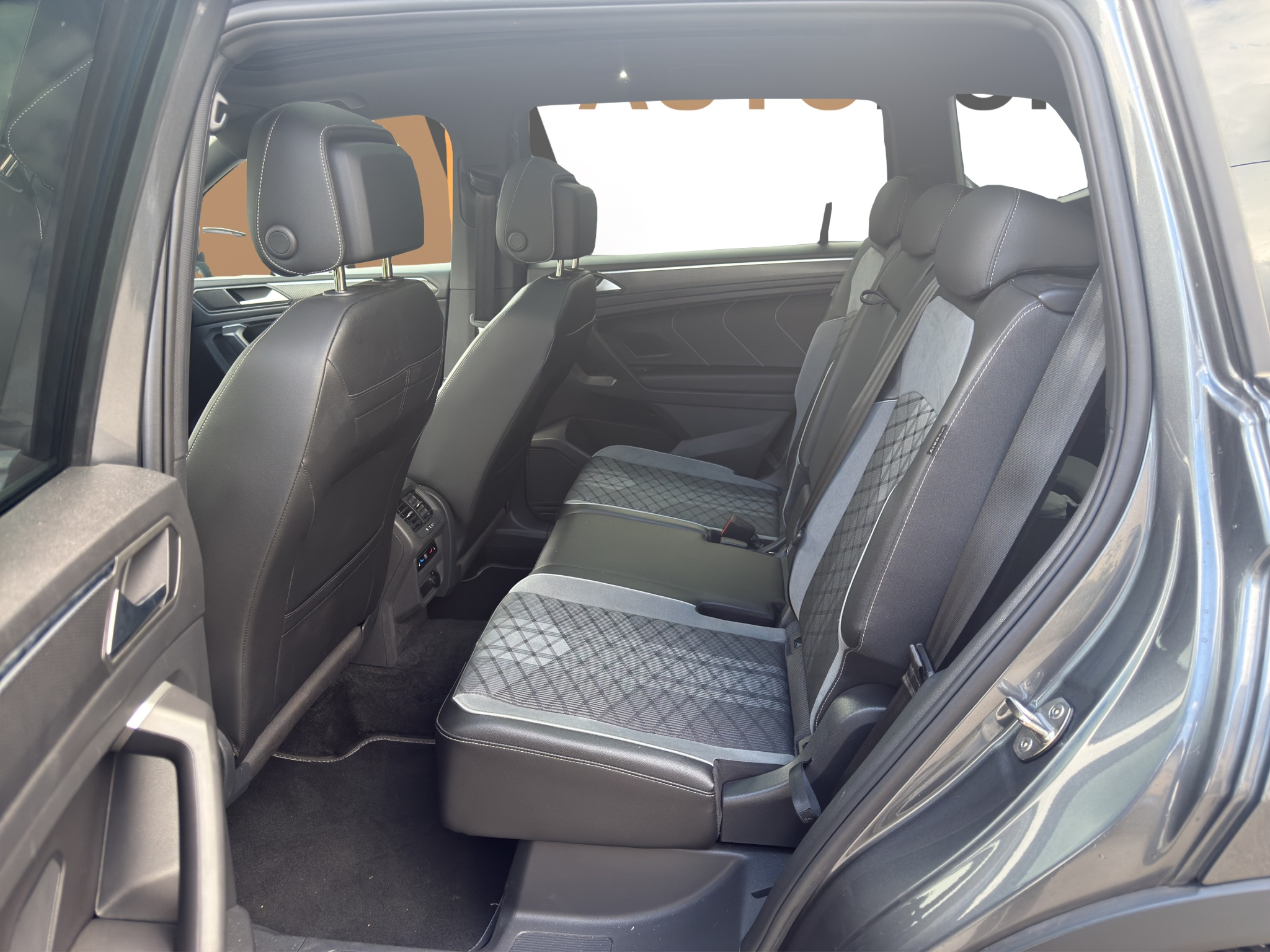 listing desktop thumbnail image 12