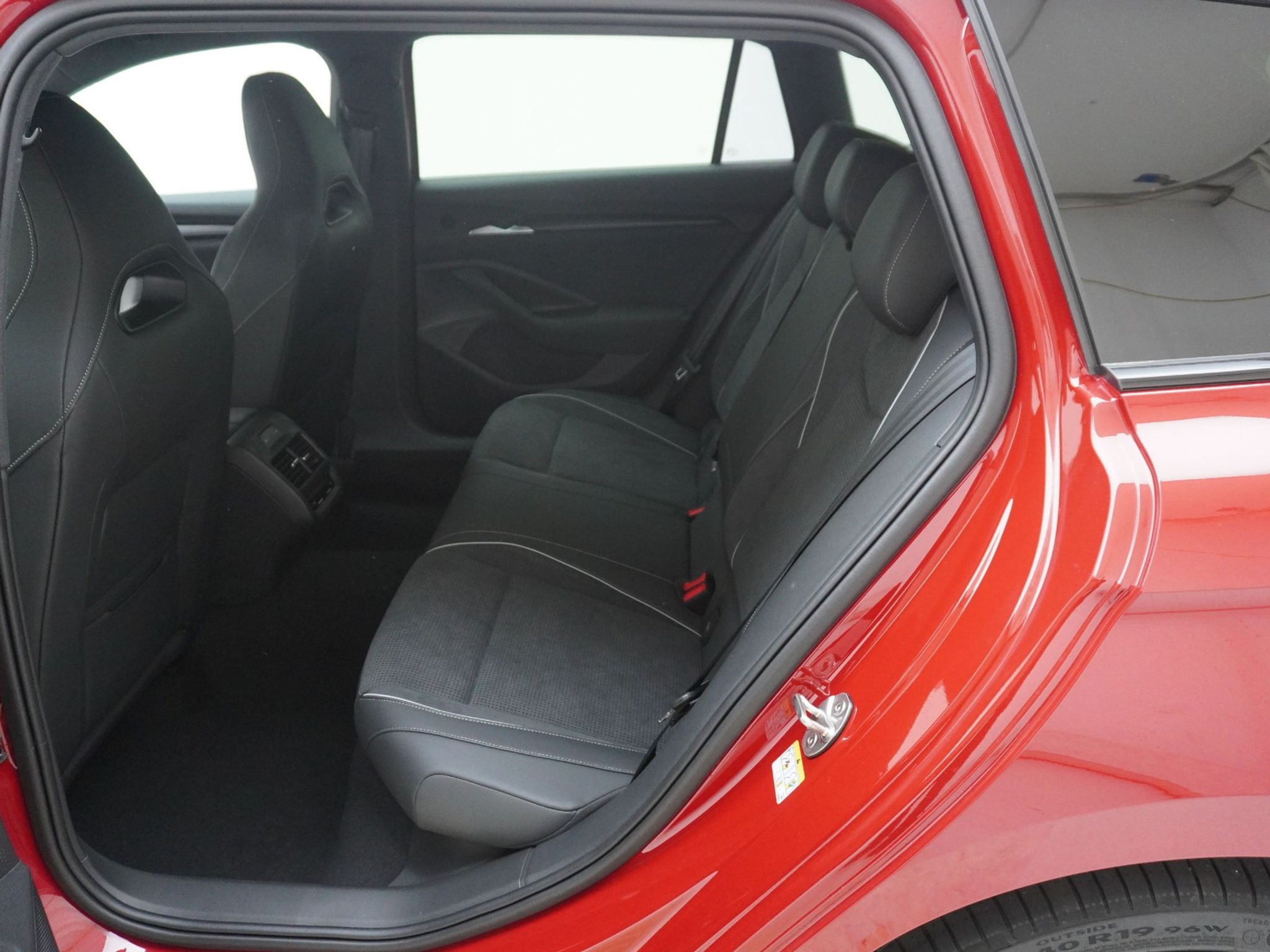 listing desktop thumbnail image 13