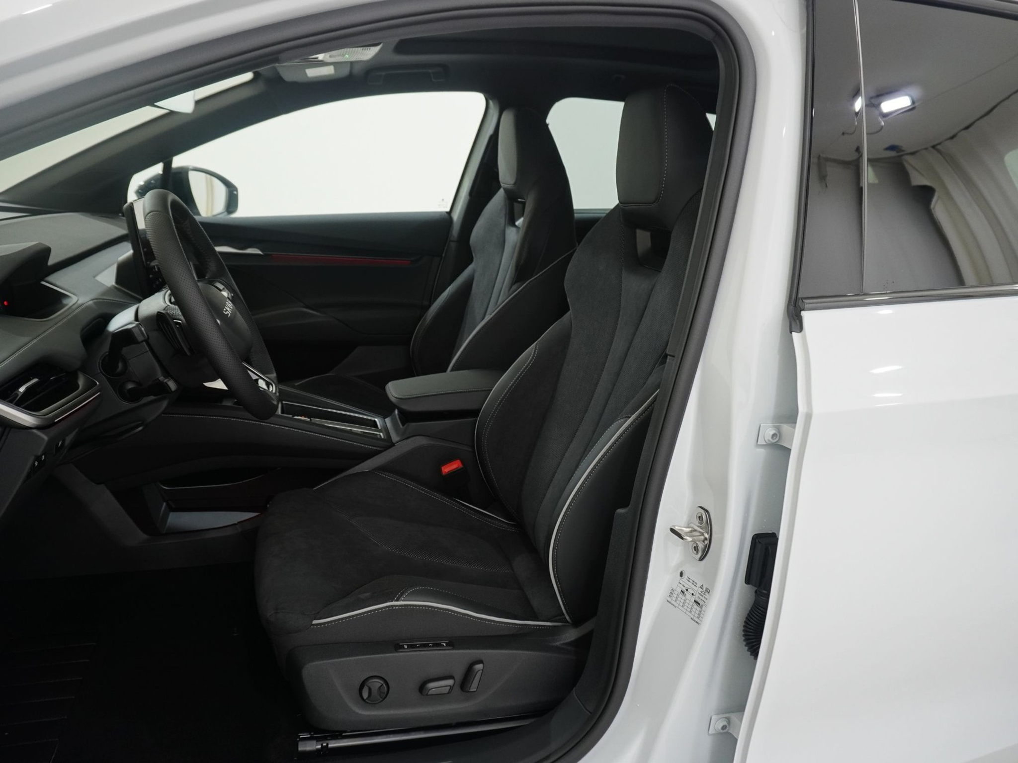 listing desktop thumbnail image 12