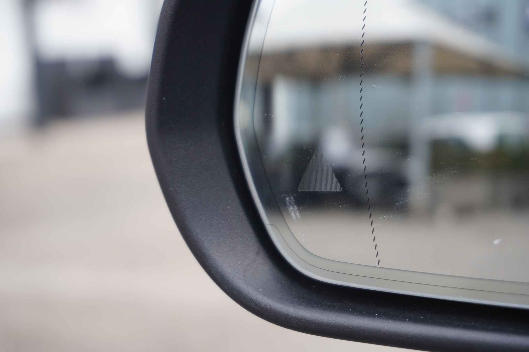 listing desktop thumbnail image 28