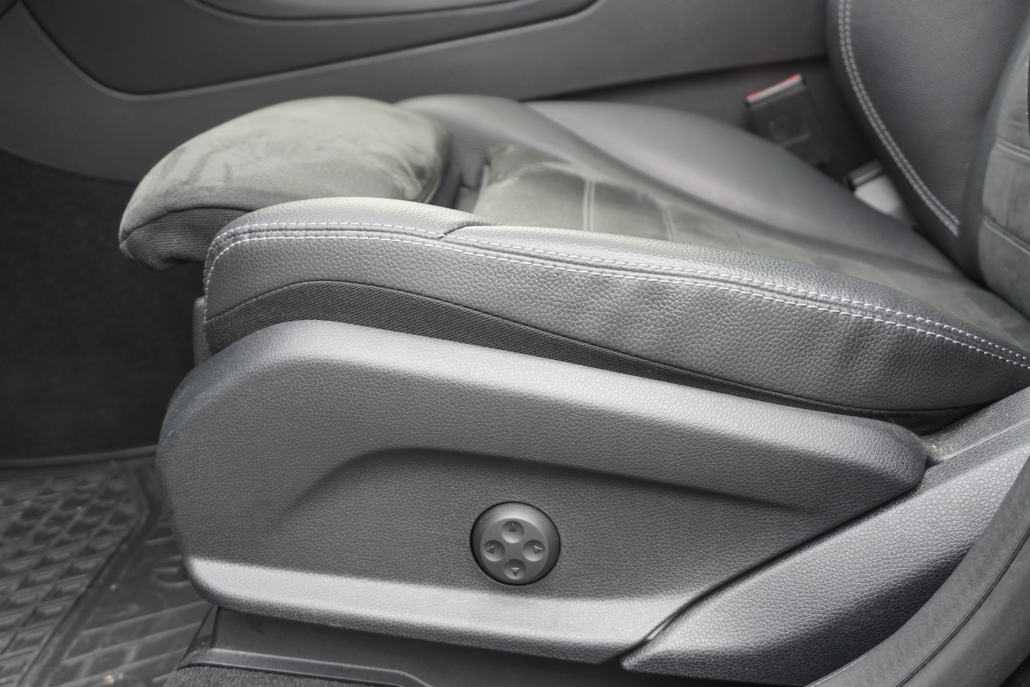 listing desktop thumbnail image 30