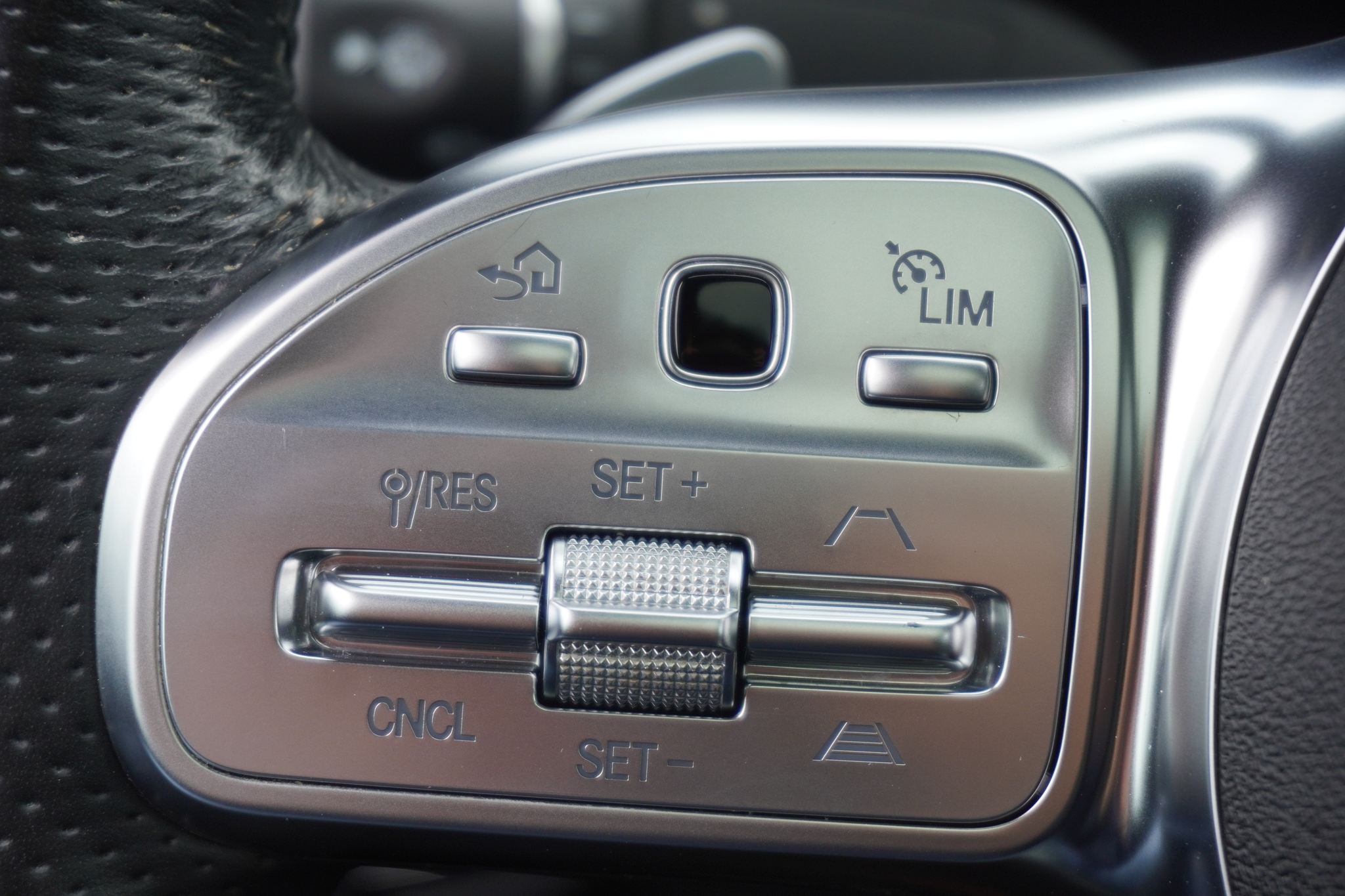 listing desktop thumbnail image 24