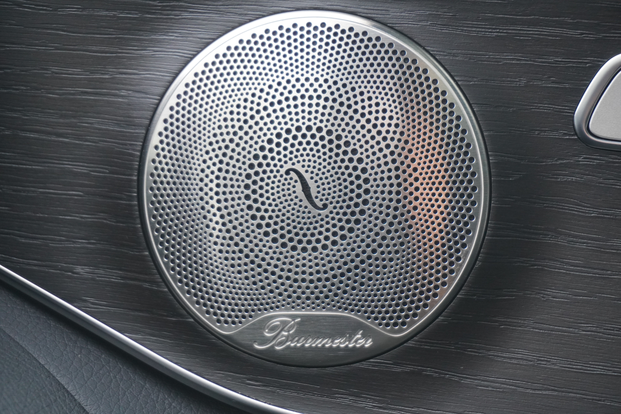 listing desktop thumbnail image 27