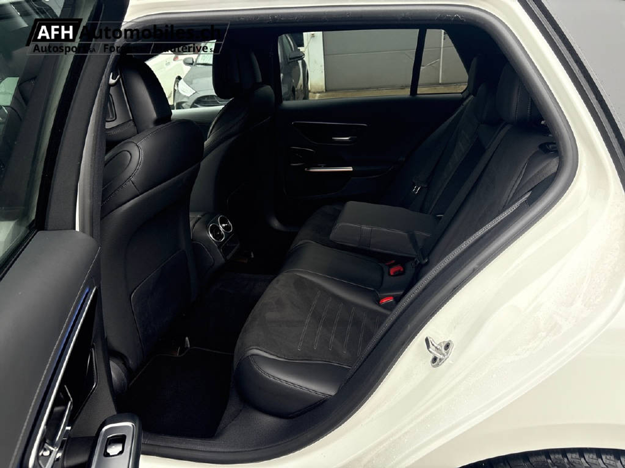 listing desktop thumbnail image 19