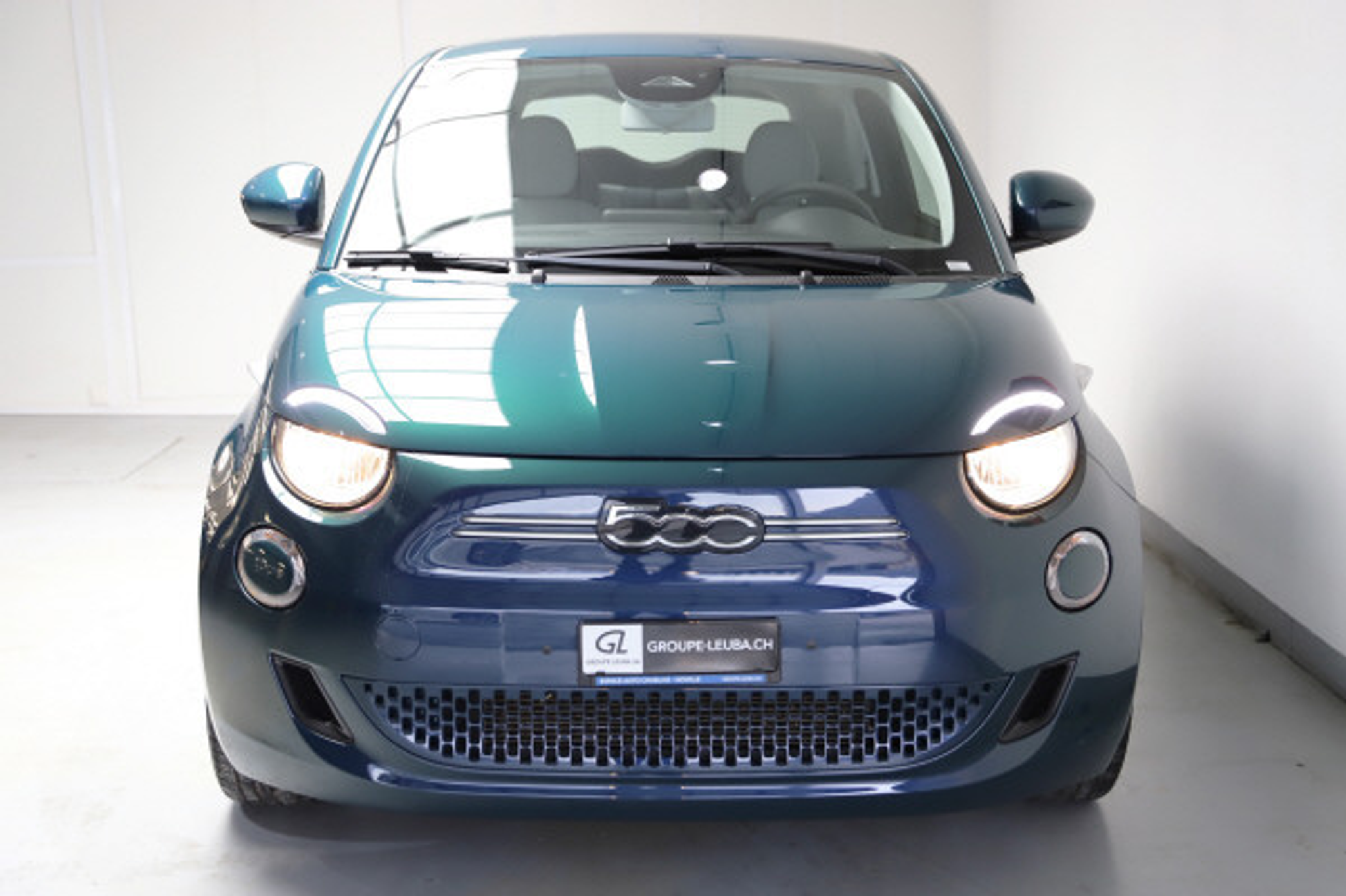 listing desktop thumbnail image 4