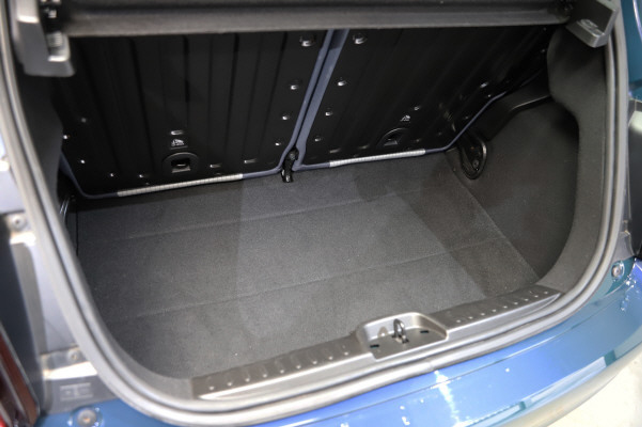 listing desktop thumbnail image 11