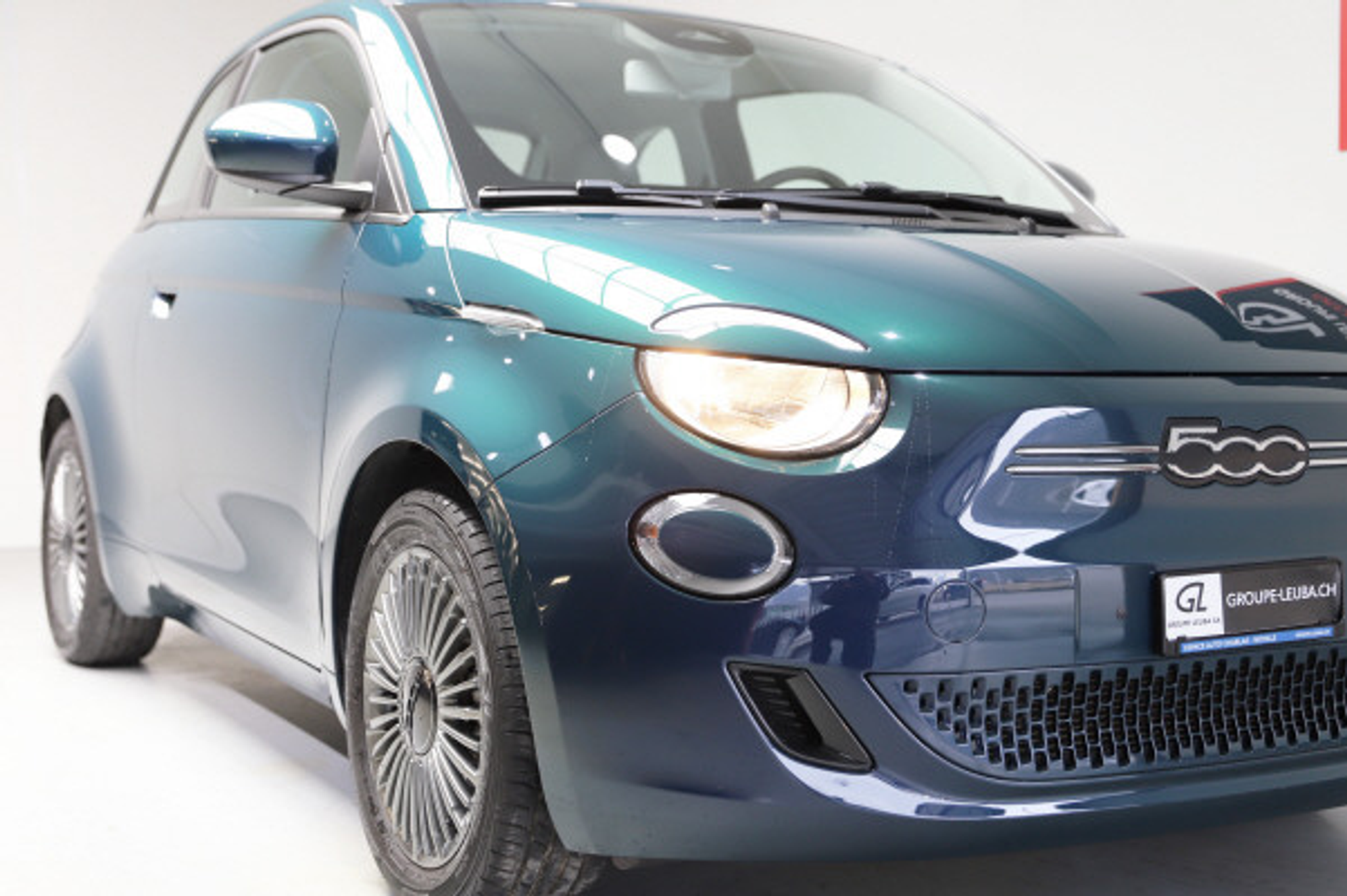 listing desktop thumbnail image 1