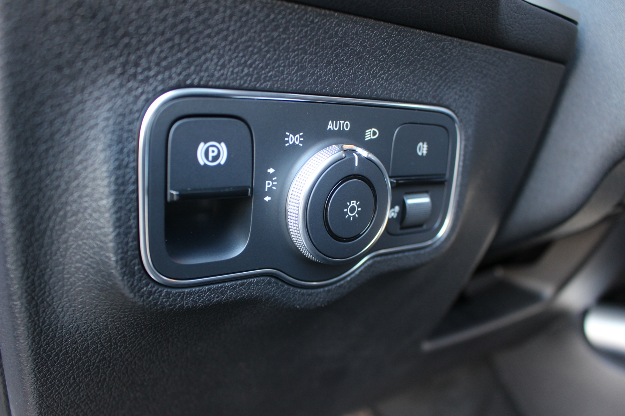 listing desktop thumbnail image 11