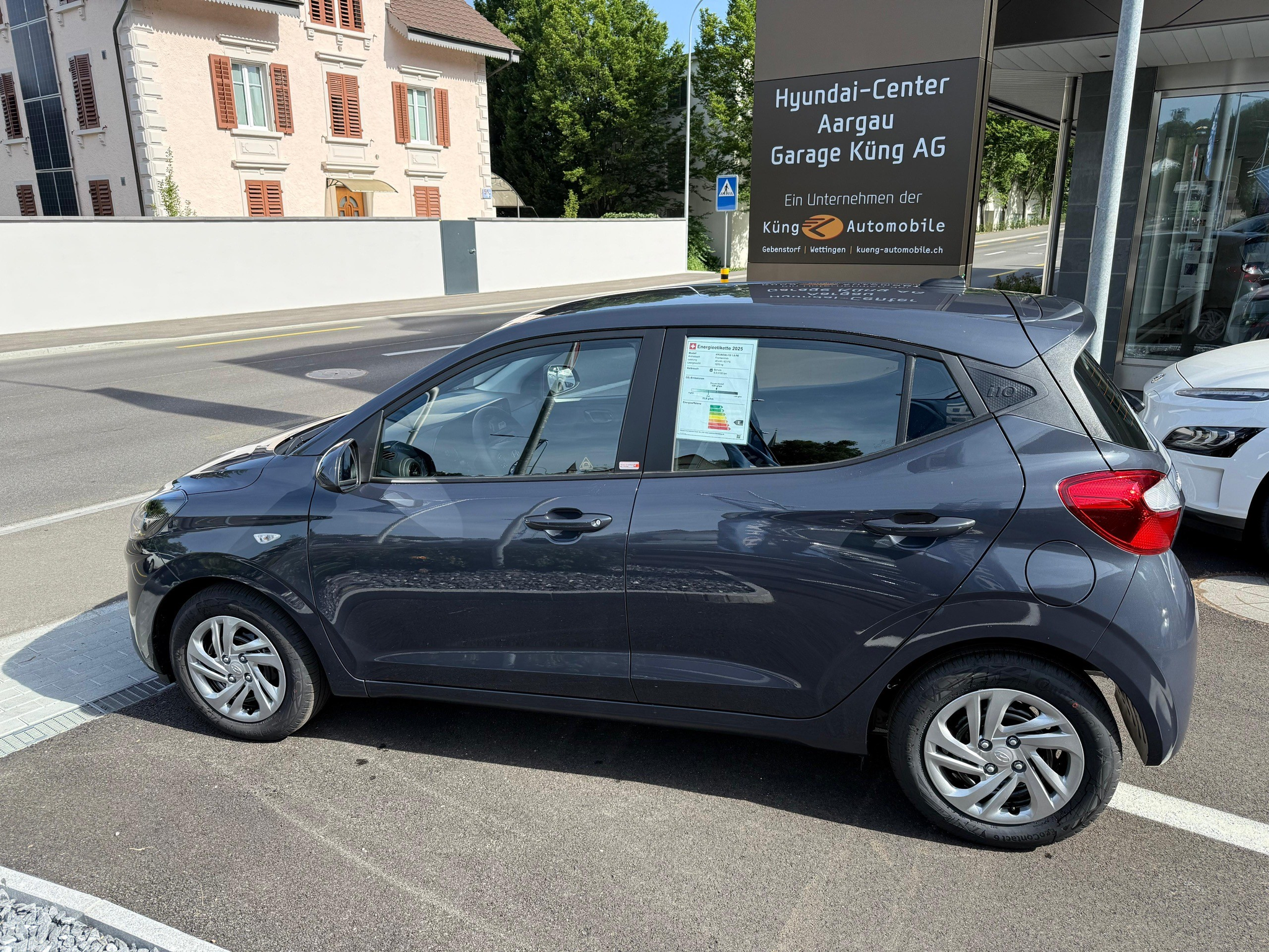 listing desktop thumbnail image 7