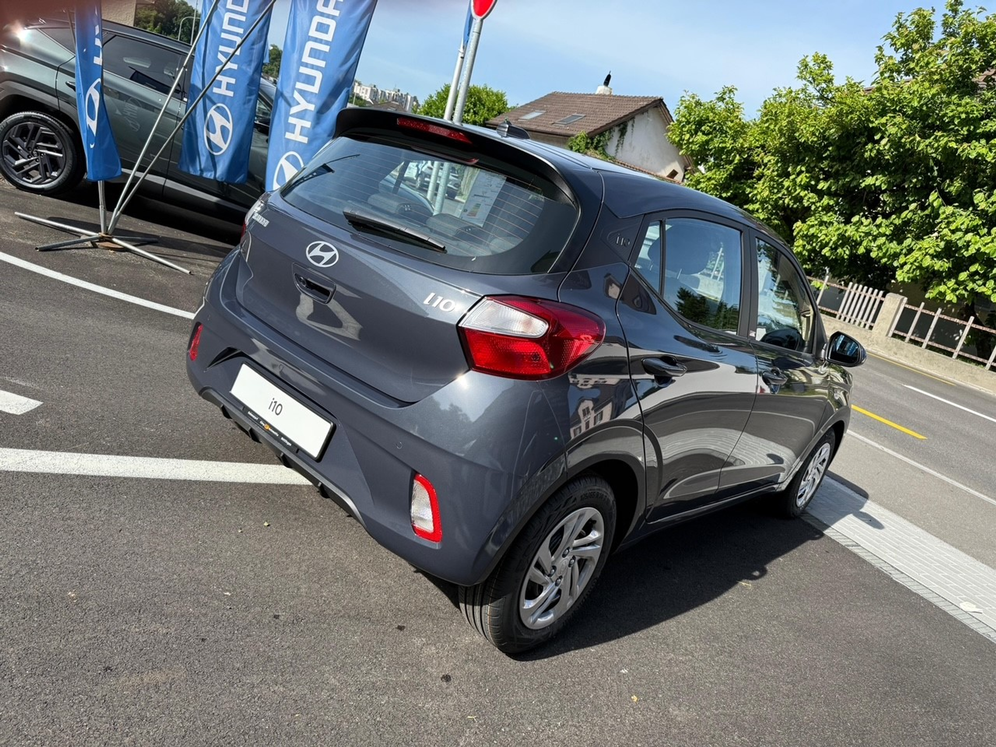 listing desktop thumbnail image 4