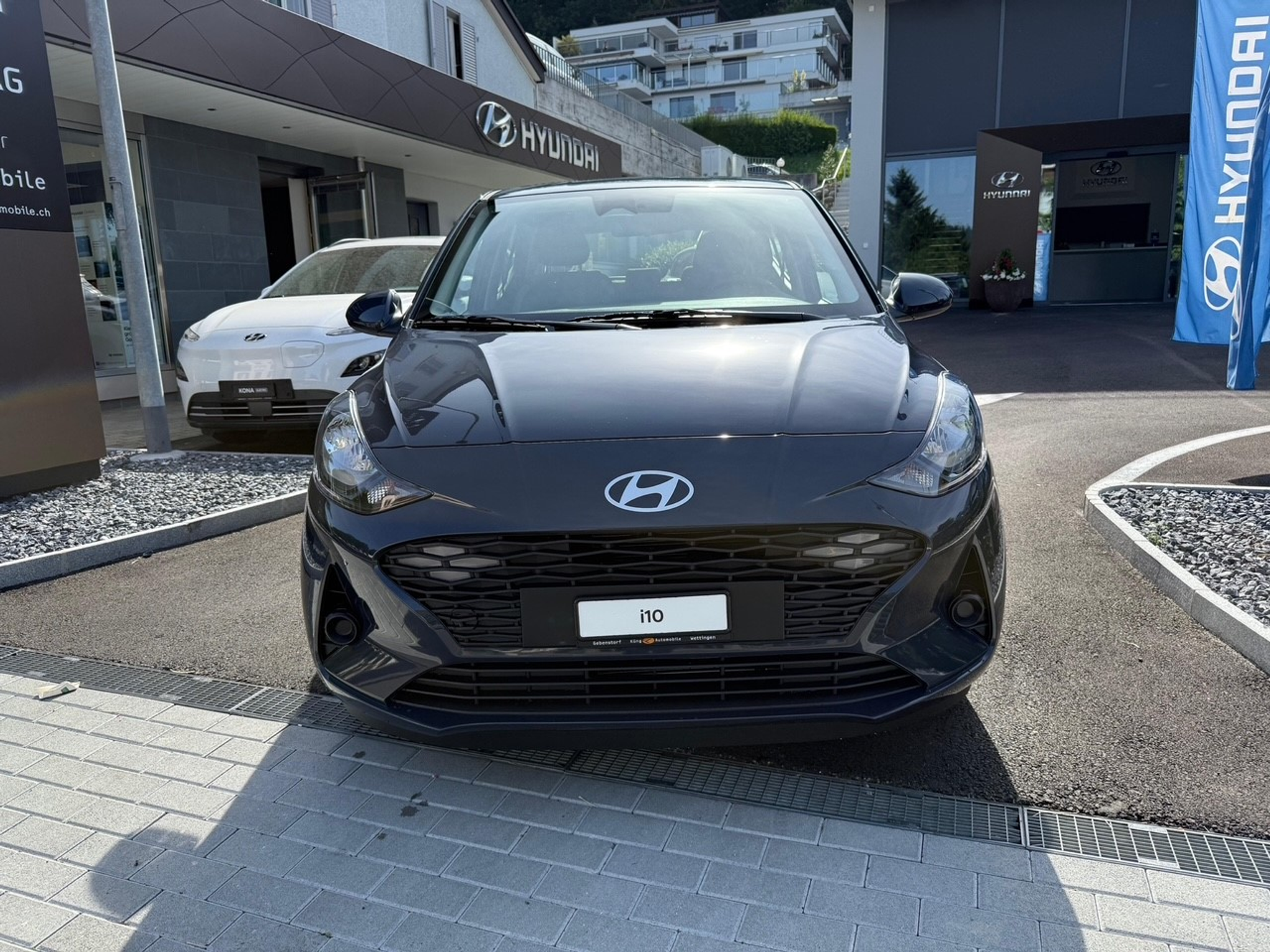 listing desktop thumbnail image 1