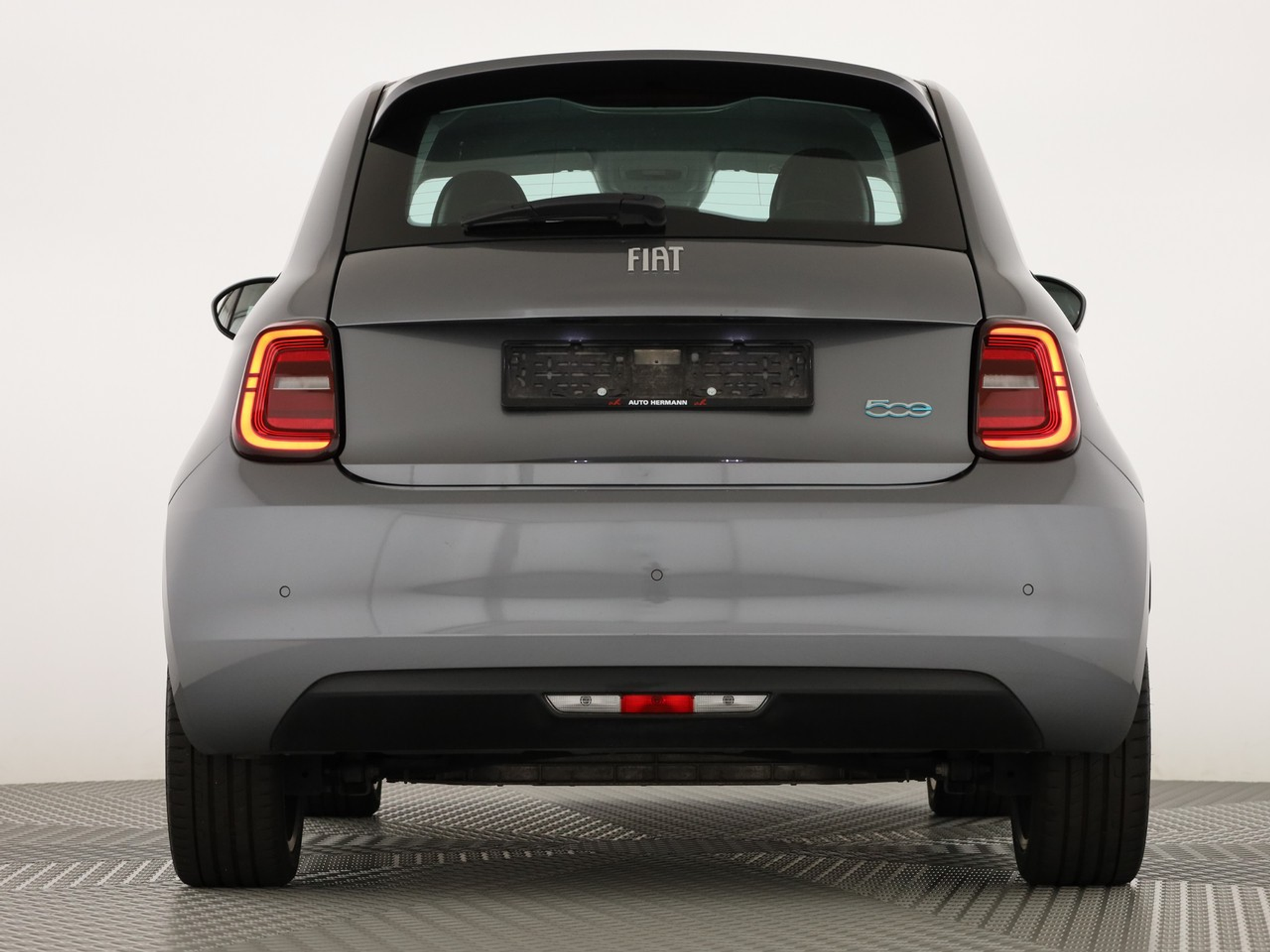 listing desktop thumbnail image 3