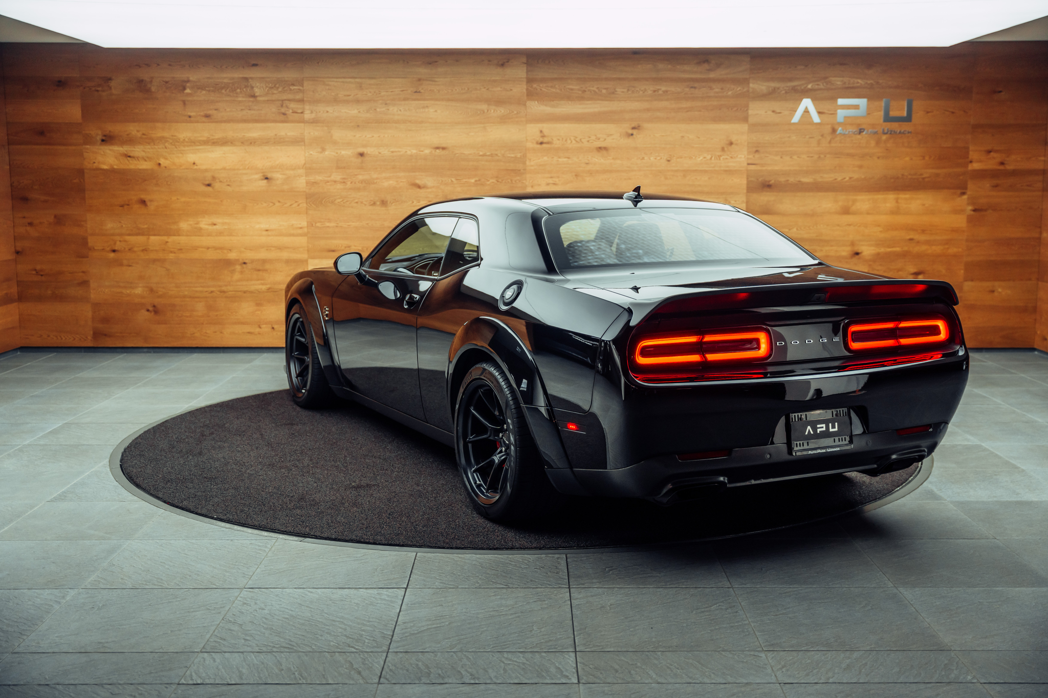 listing desktop thumbnail image 3