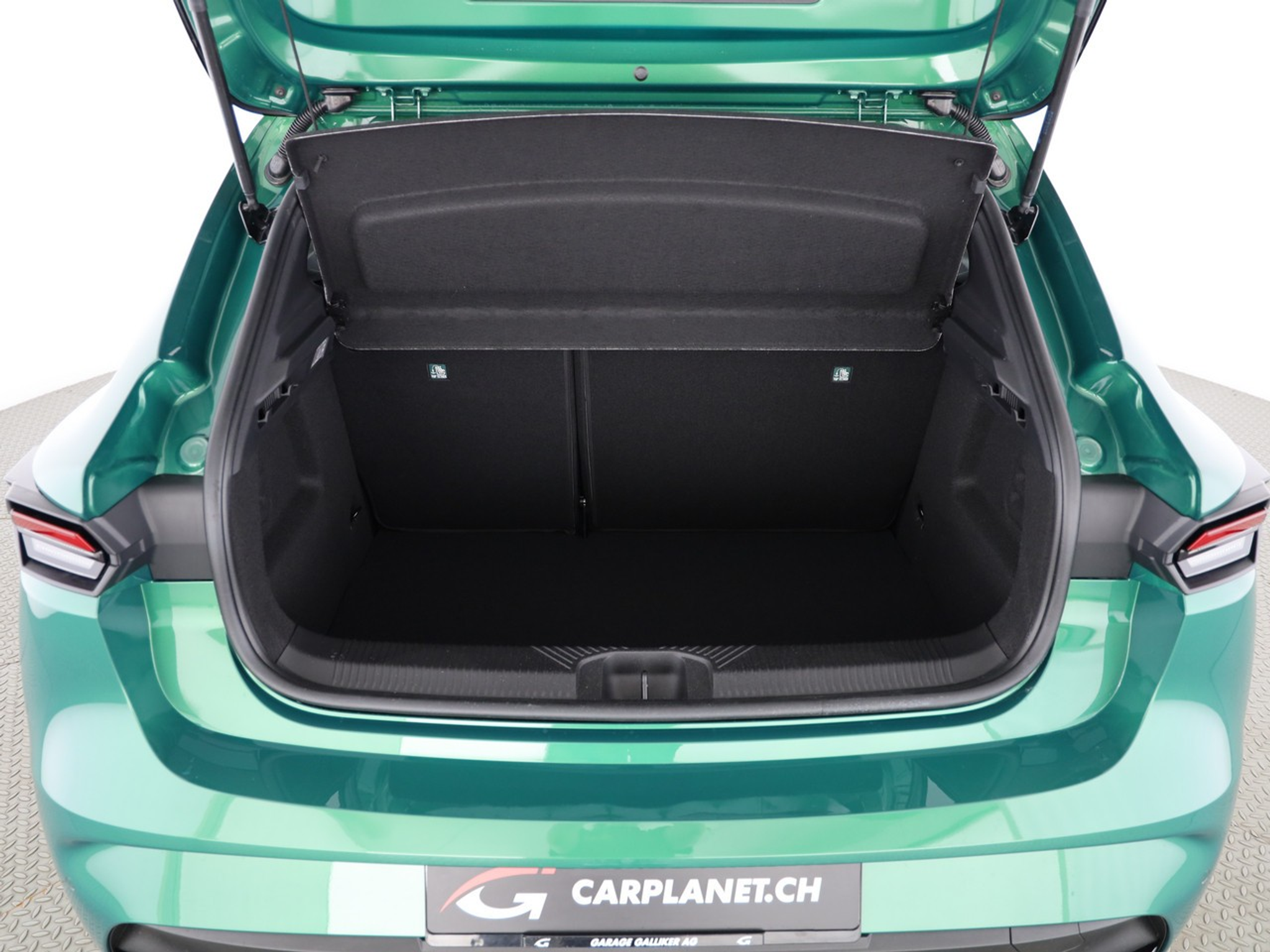 listing desktop thumbnail image 8