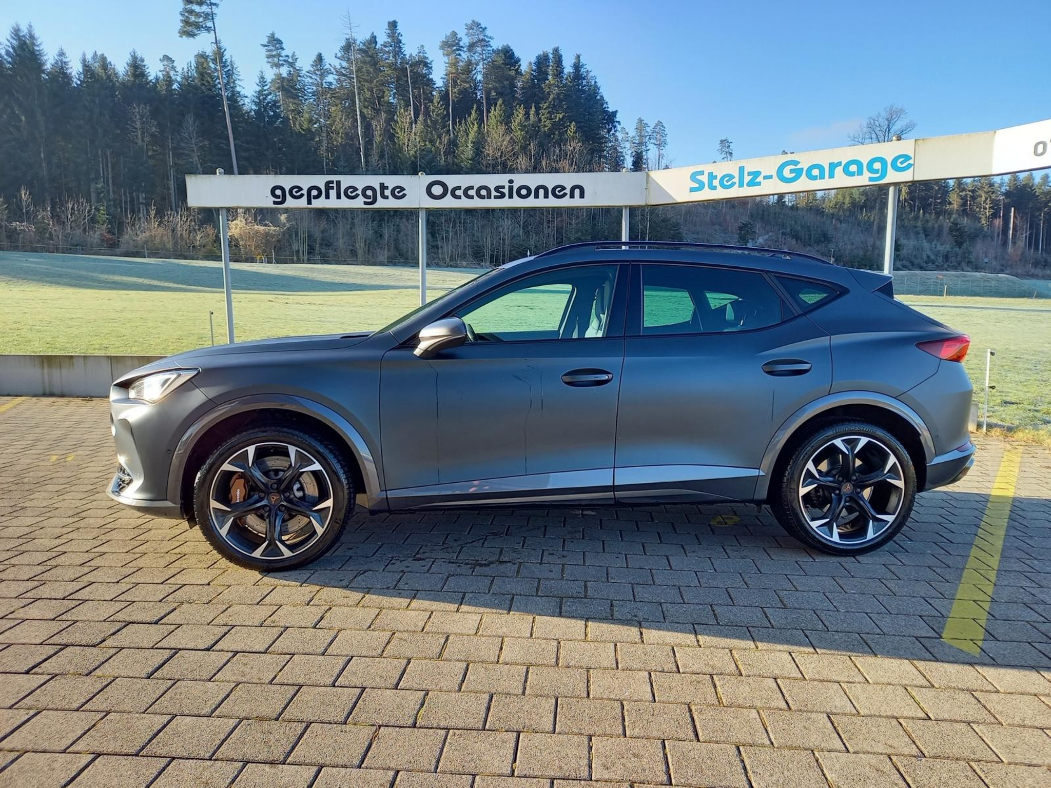 listing desktop thumbnail image 2