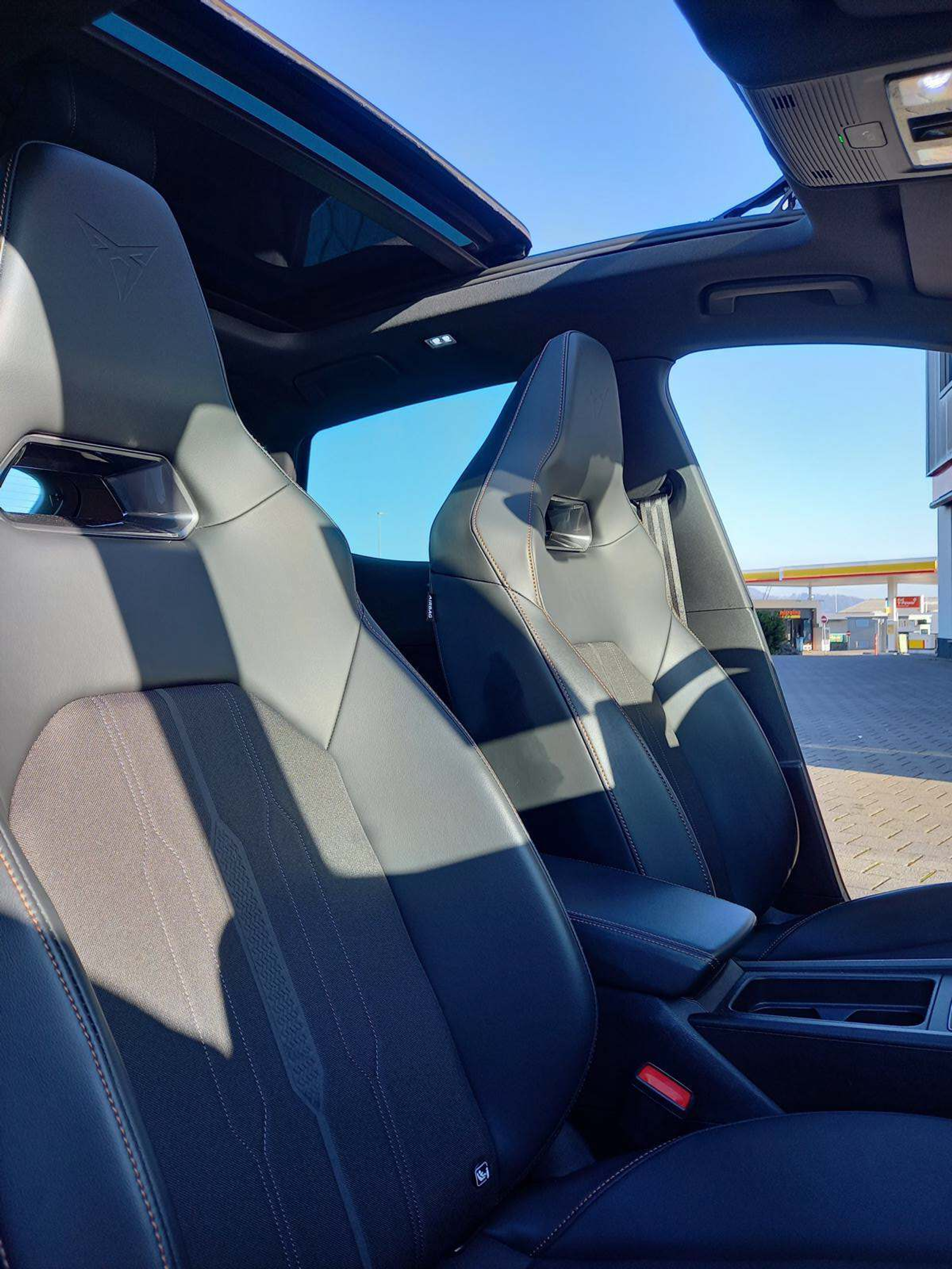 listing desktop thumbnail image 15