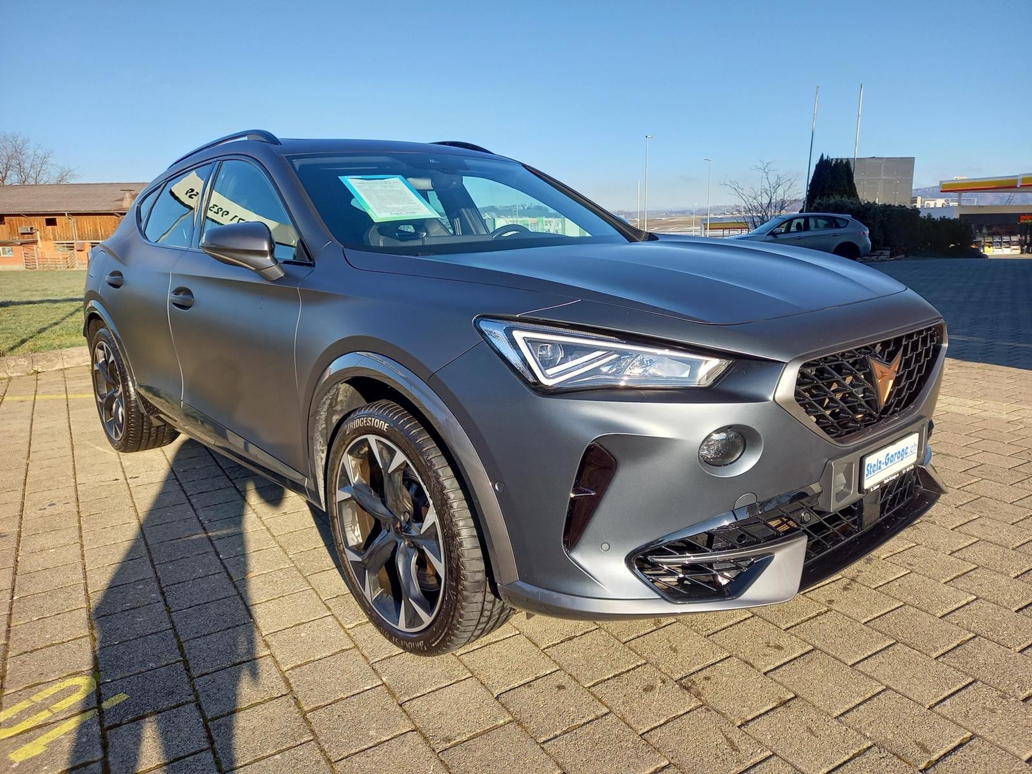 listing desktop thumbnail image 3