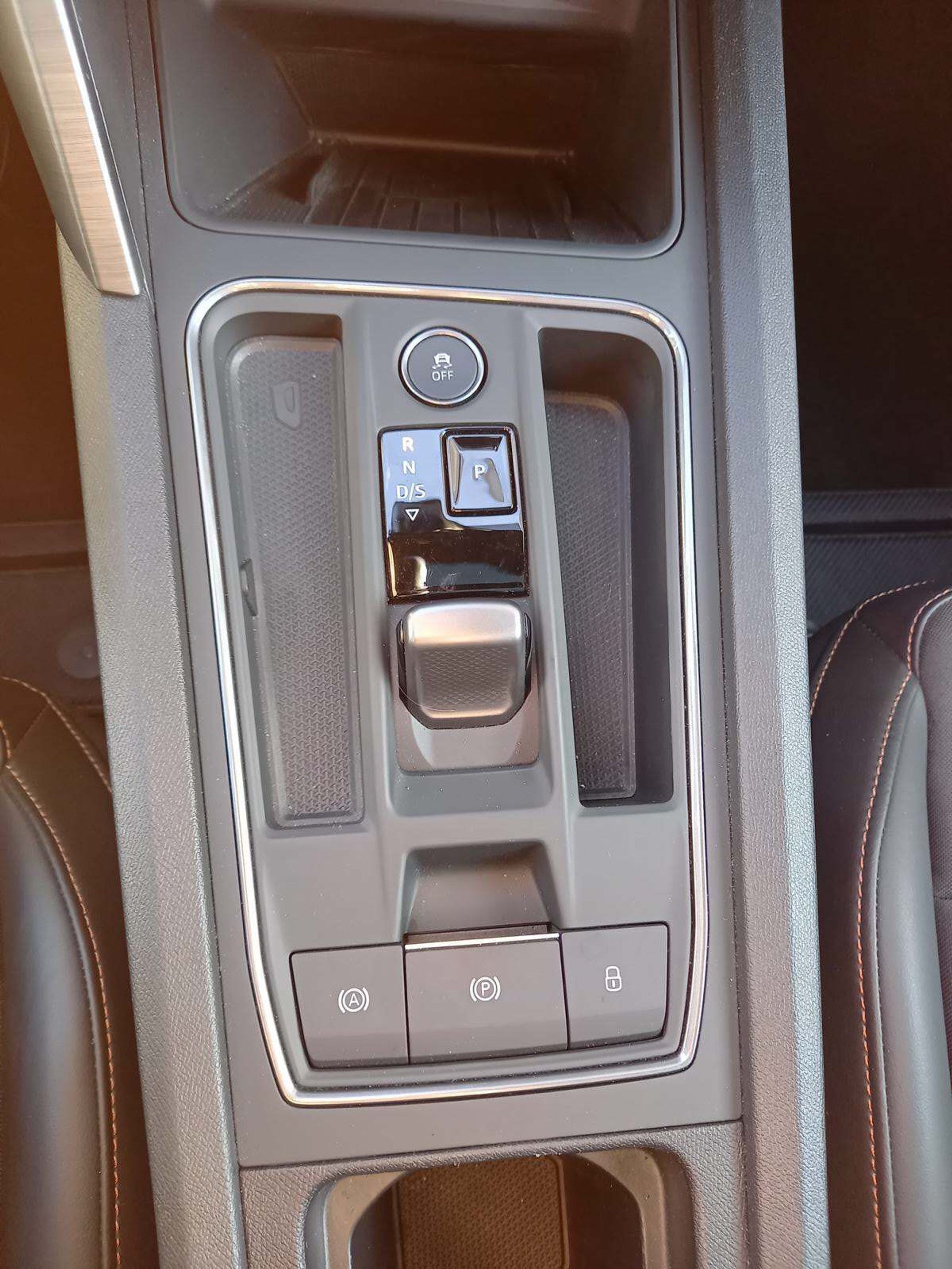 listing desktop thumbnail image 8