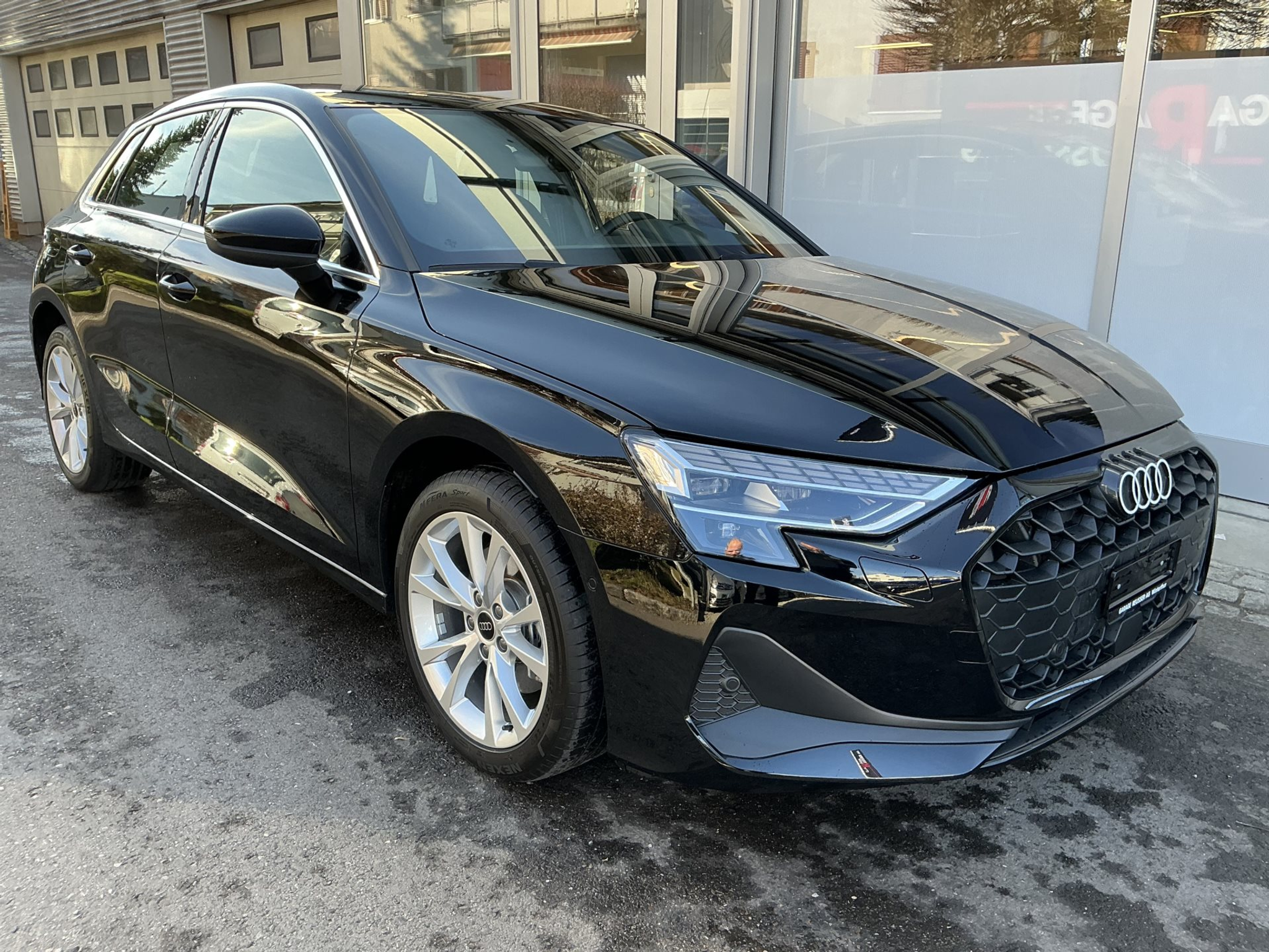 listing desktop thumbnail image 2