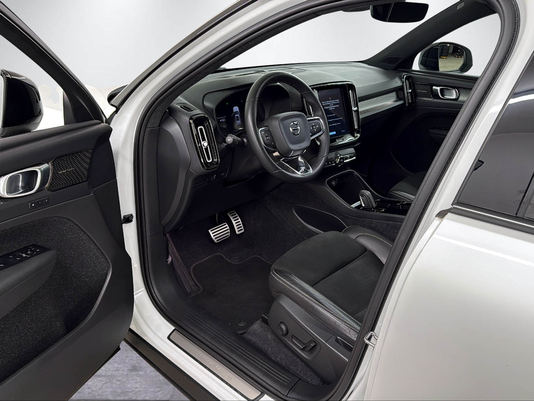 listing desktop thumbnail image 13