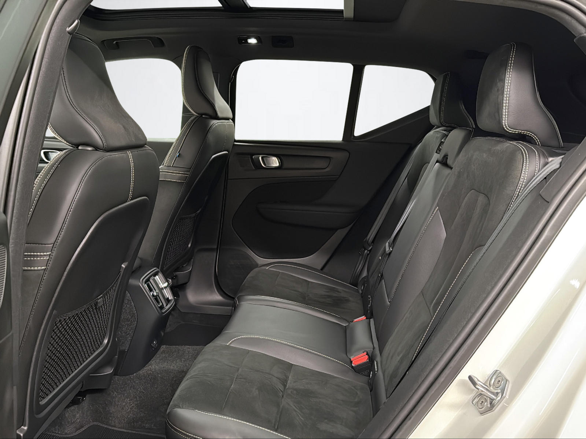 listing desktop thumbnail image 10