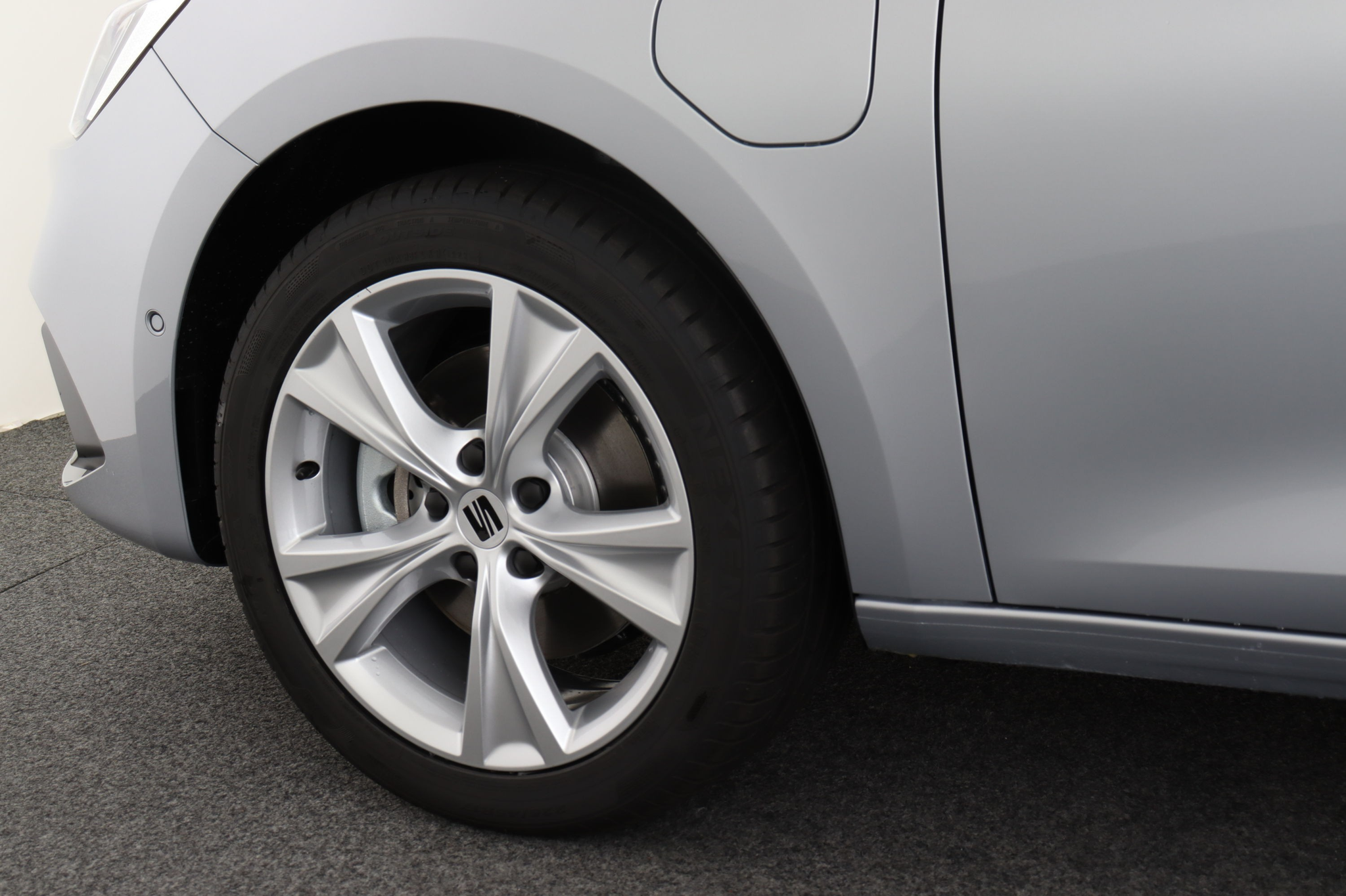 listing desktop thumbnail image 12