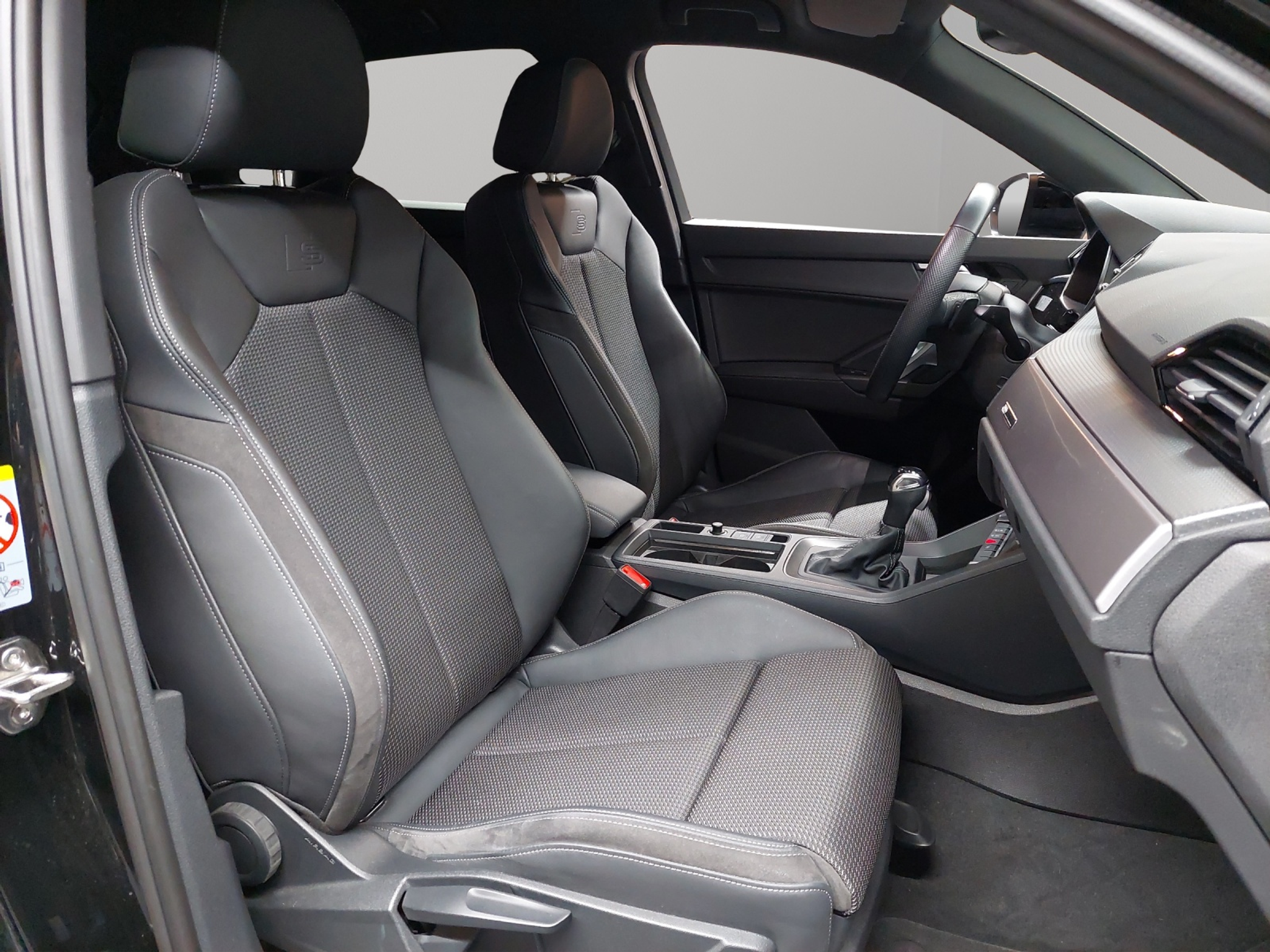 listing desktop thumbnail image 8