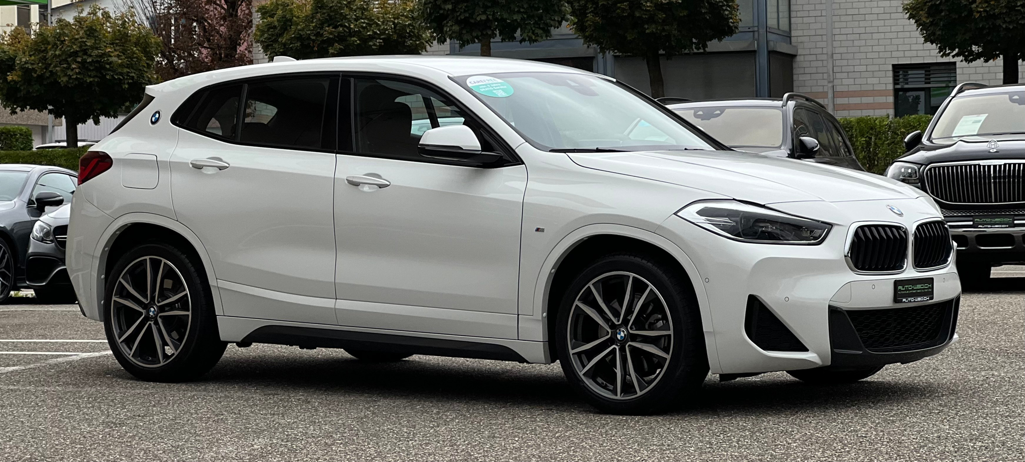 listing desktop thumbnail image 2