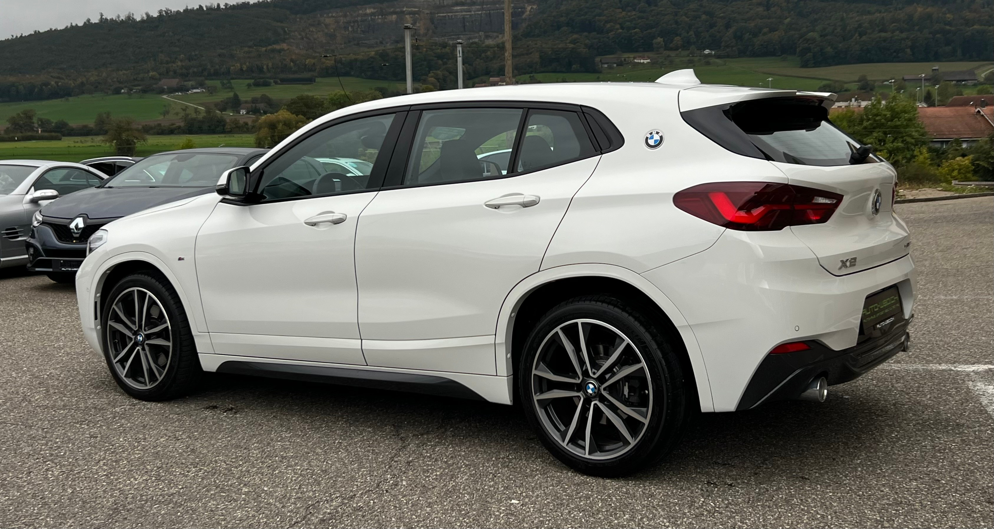 listing desktop thumbnail image 6