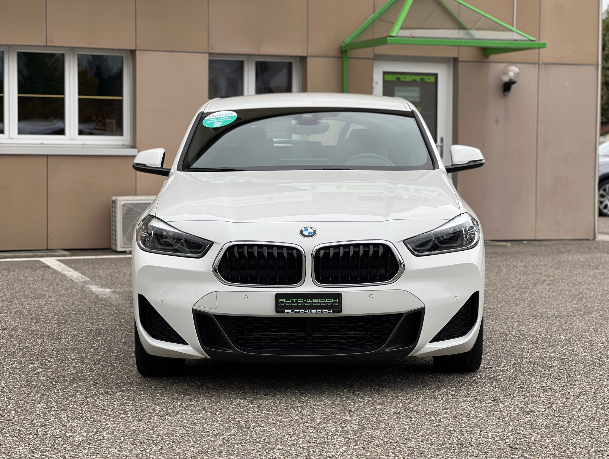 listing desktop thumbnail image 1